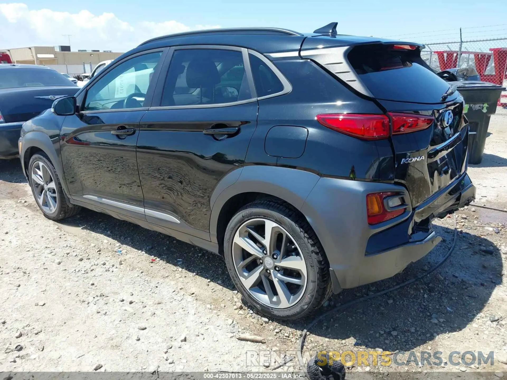 3 fotografías del automóvil dañado KM8K3CA52MU667416 HYUNDAI KONA 2021