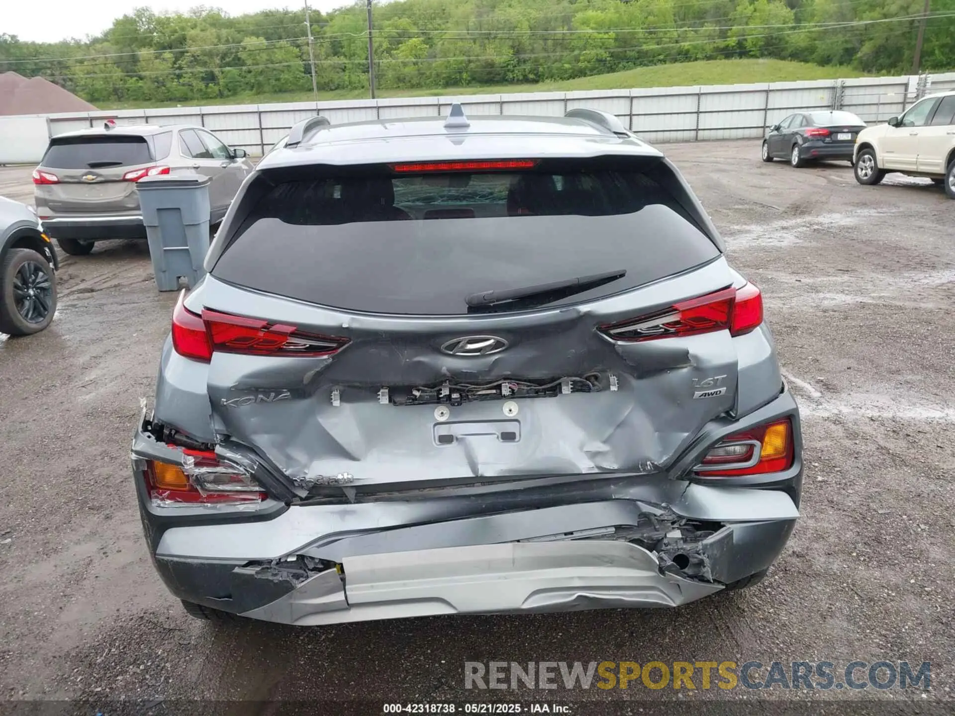 16 fotografías del automóvil dañado KM8K3CA53MU729261 HYUNDAI KONA 2021