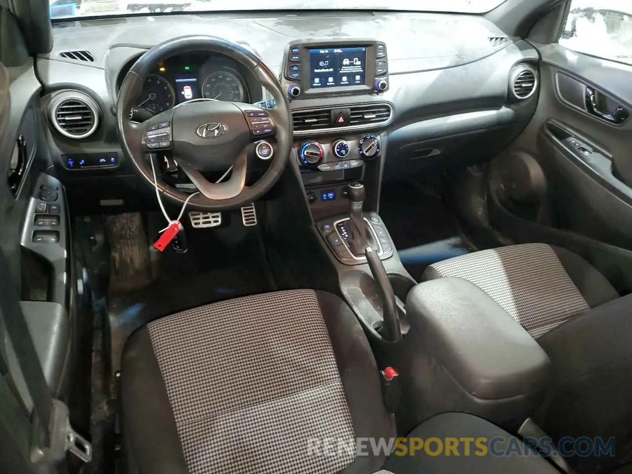 8 fotografías del automóvil dañado KM8K6CA57MU734681 HYUNDAI KONA 2021