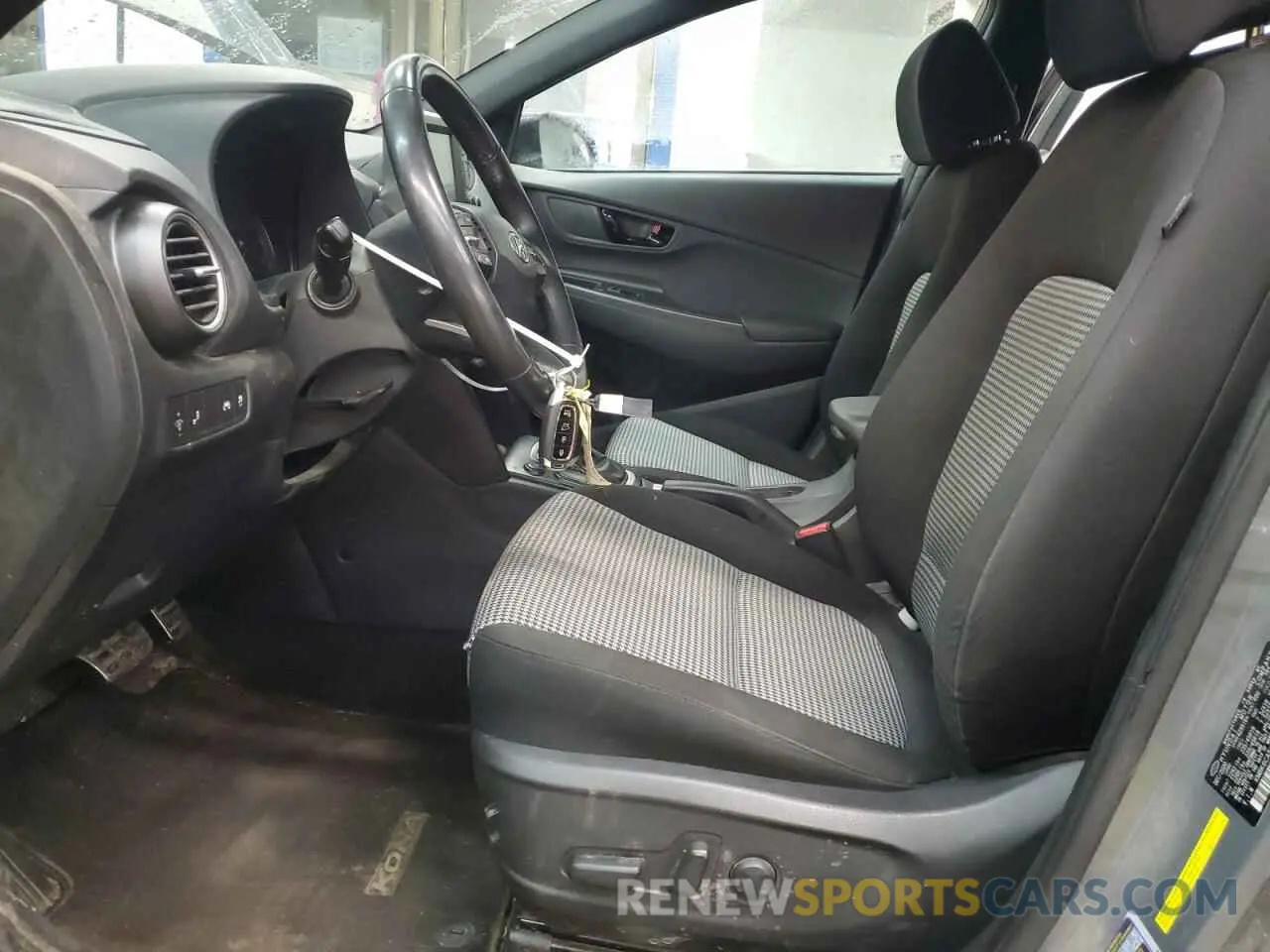 7 fotografías del automóvil dañado KM8K6CA5XMU710083 HYUNDAI KONA 2021