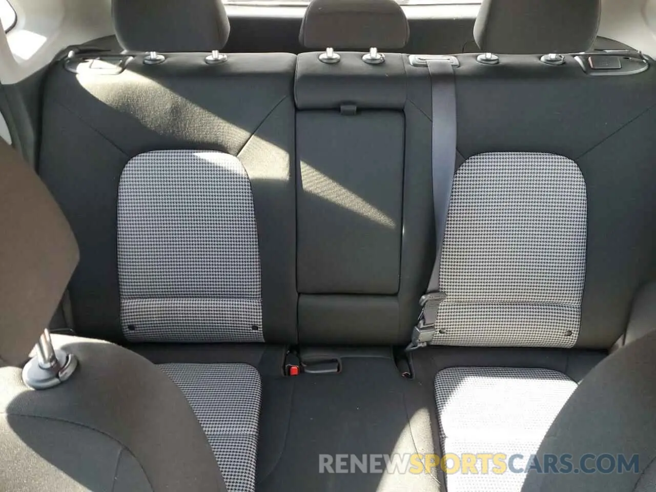10 fotografías del automóvil dañado KM8K6CAA1MU742059 HYUNDAI KONA 2021