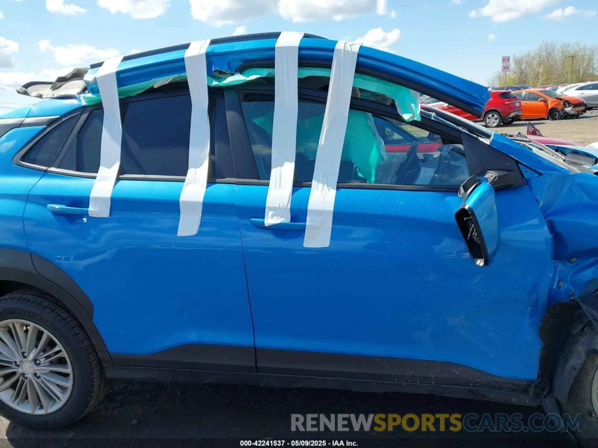 12 fotografías del automóvil dañado KM8K6CAA2MU621430 HYUNDAI KONA 2021