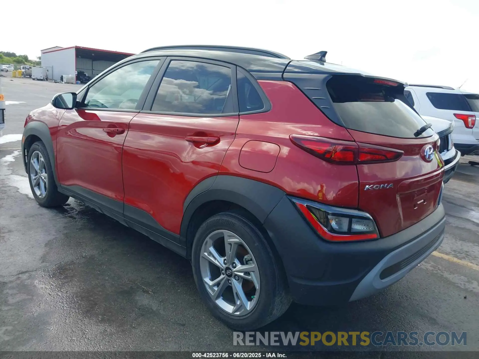 3 fotografías del automóvil dañado 0KM8K62ABNU760767 HYUNDAI KONA 2022