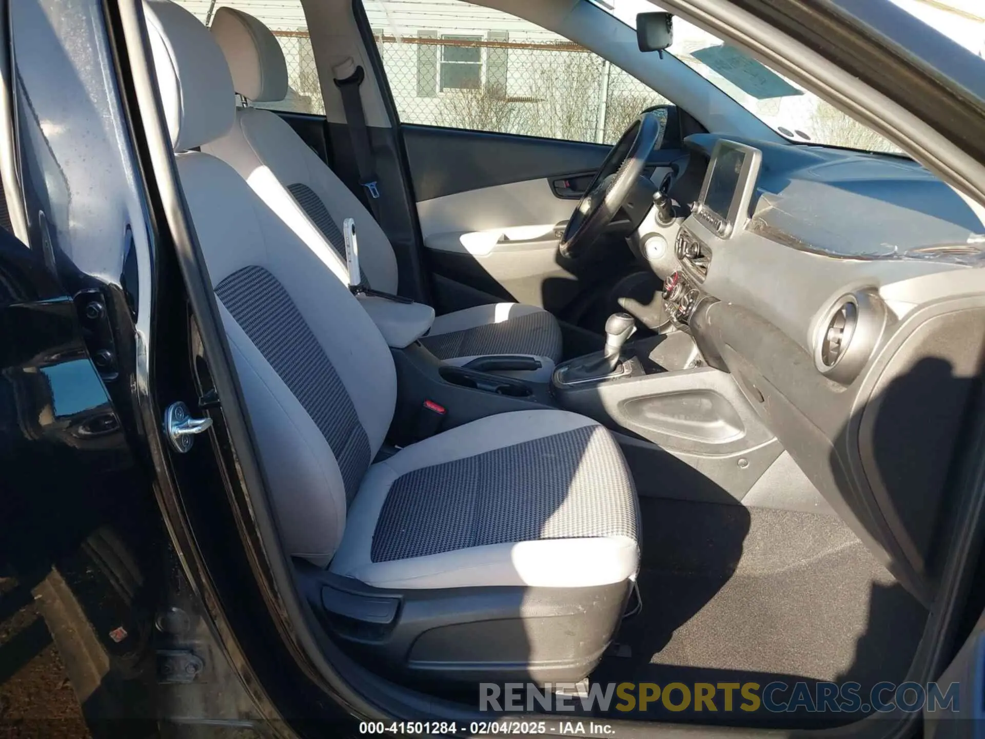 5 fotografías del automóvil dañado KM8K22AB9NU875233 HYUNDAI KONA 2022
