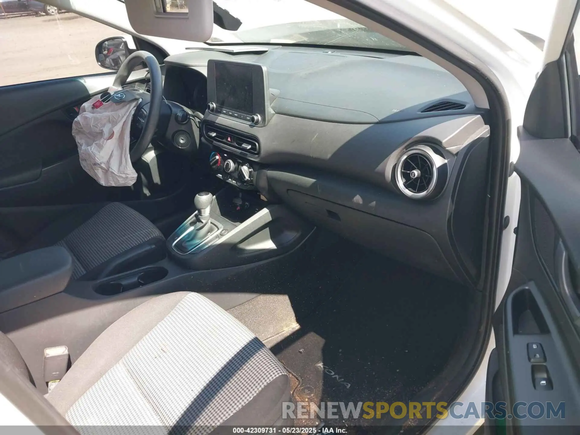 5 fotografías del automóvil dañado KM8K2CAB1NU825562 HYUNDAI KONA 2022