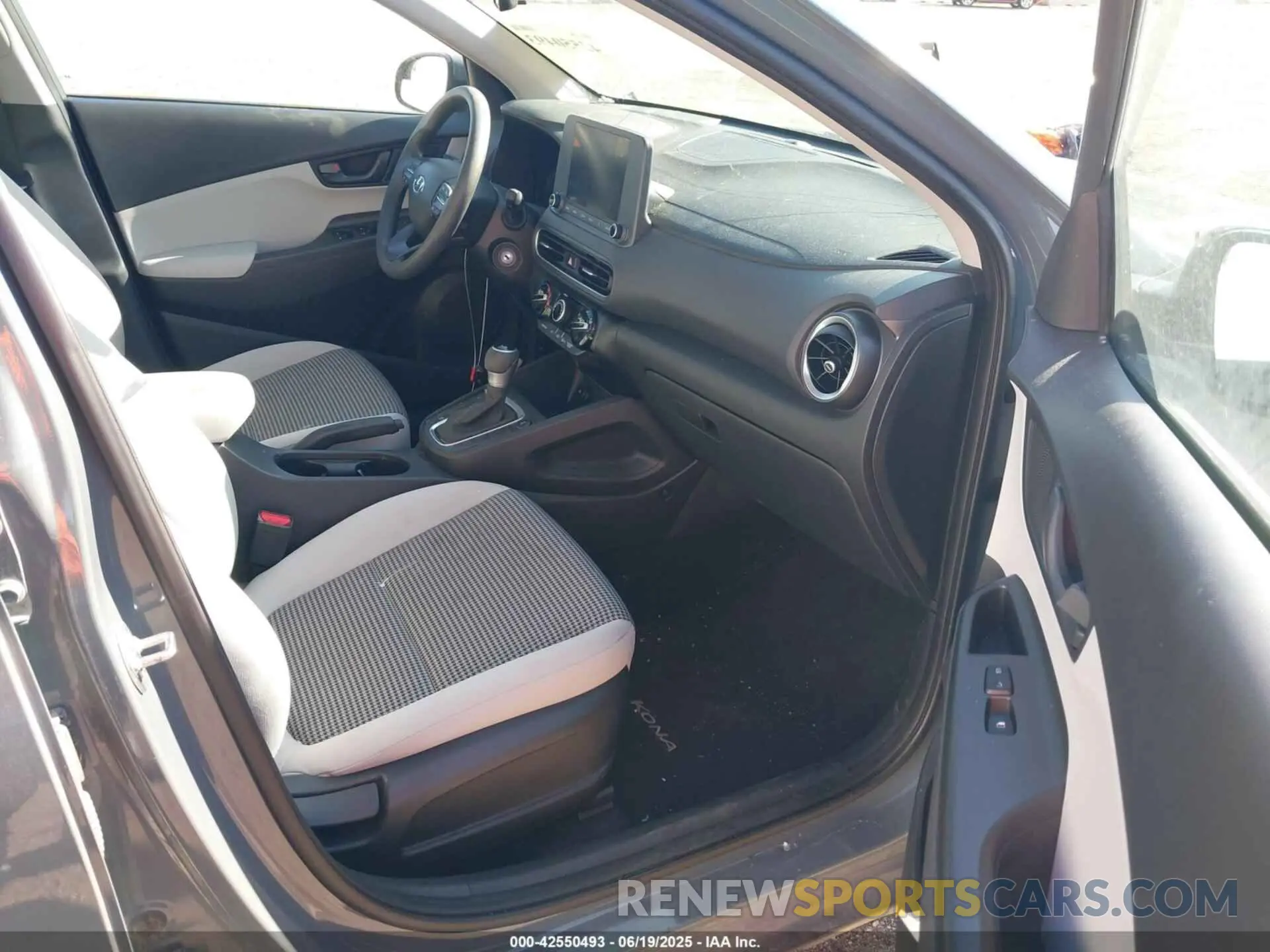 5 fotografías del automóvil dañado KM8K2CAB3NU876819 HYUNDAI KONA 2022