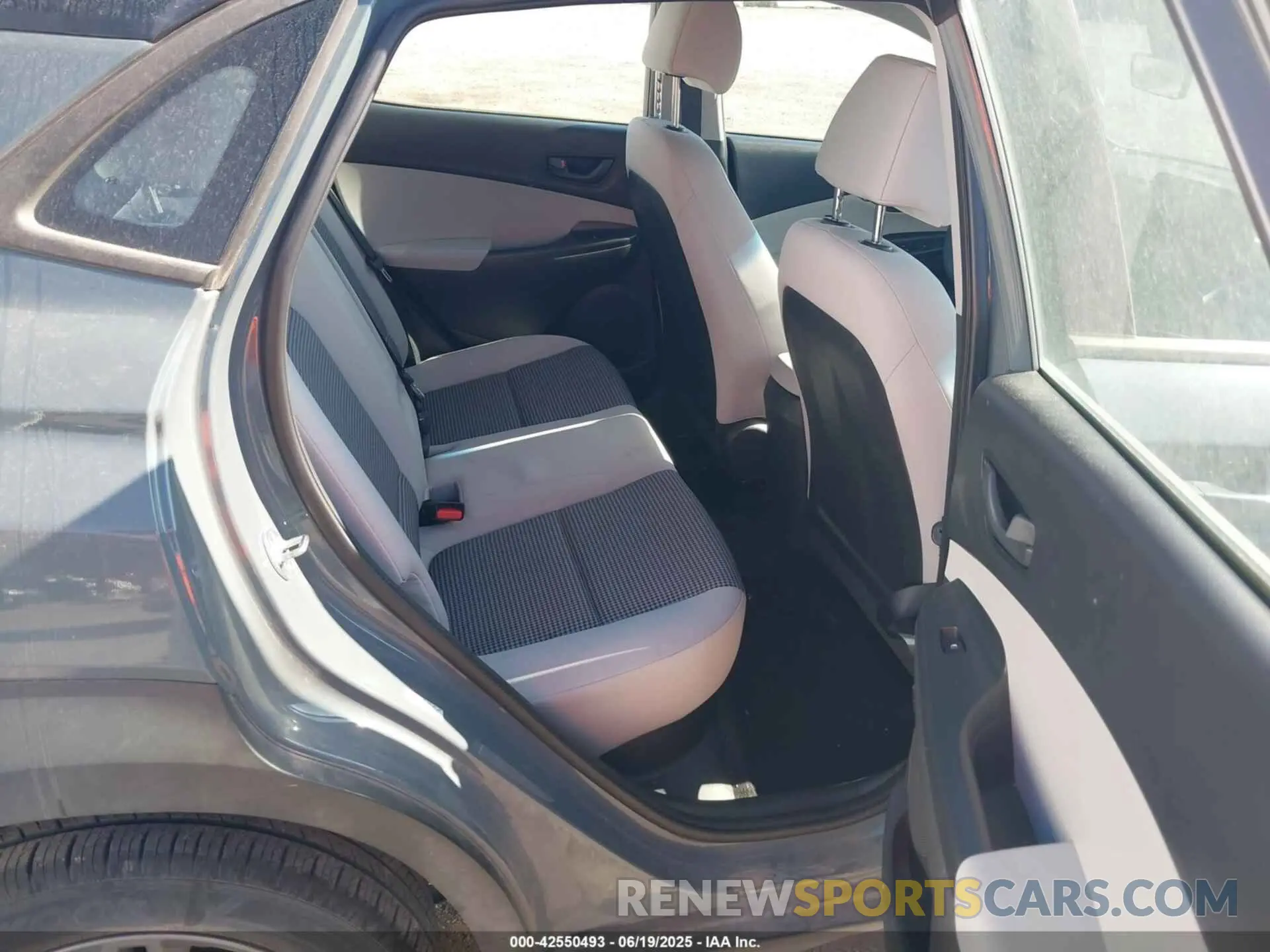8 fotografías del automóvil dañado KM8K2CAB3NU876819 HYUNDAI KONA 2022
