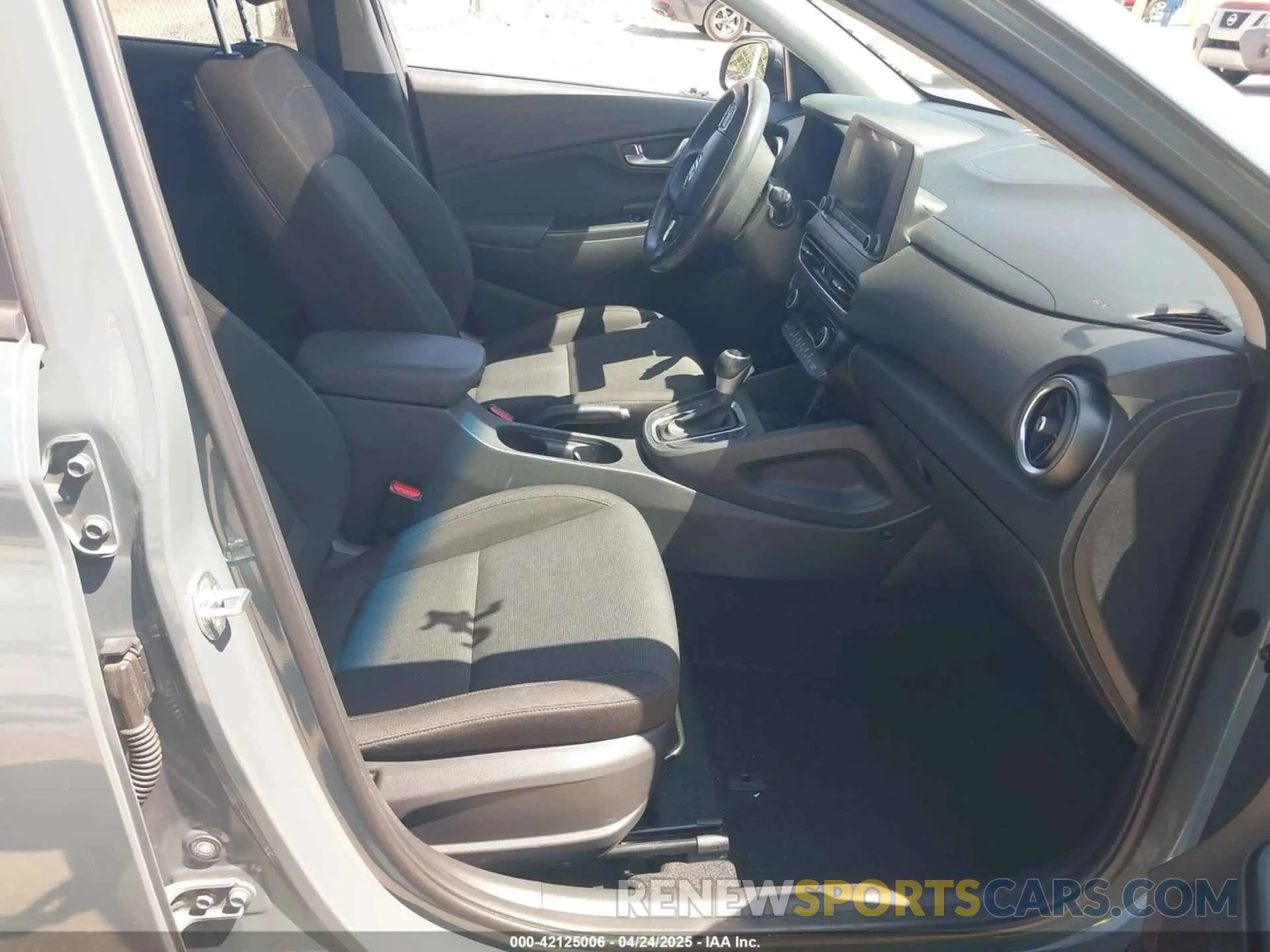 5 fotografías del automóvil dañado KM8K32AB7NU795104 HYUNDAI KONA 2022