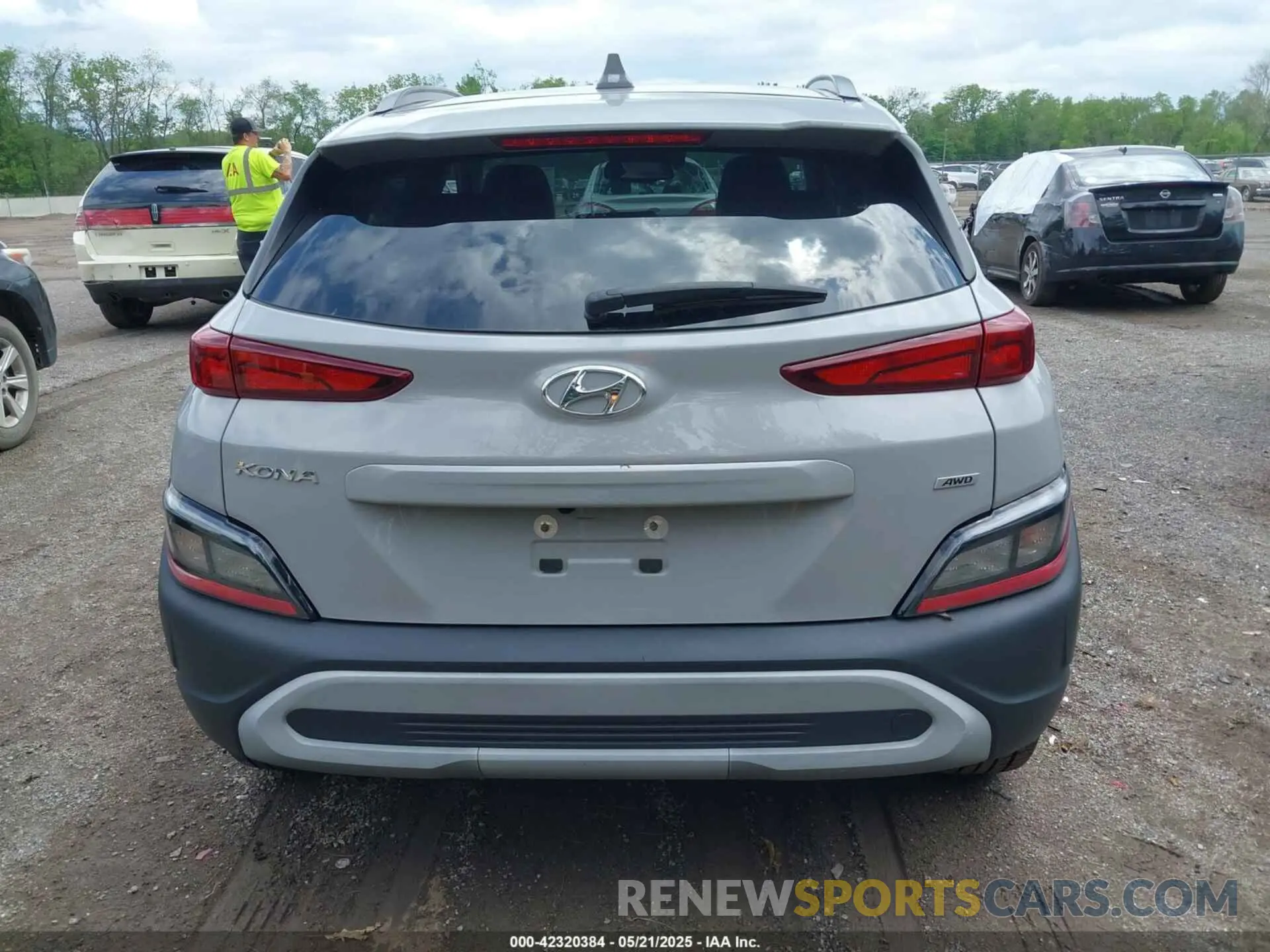 17 fotografías del automóvil dañado KM8K3CAB0NU901527 HYUNDAI KONA 2022