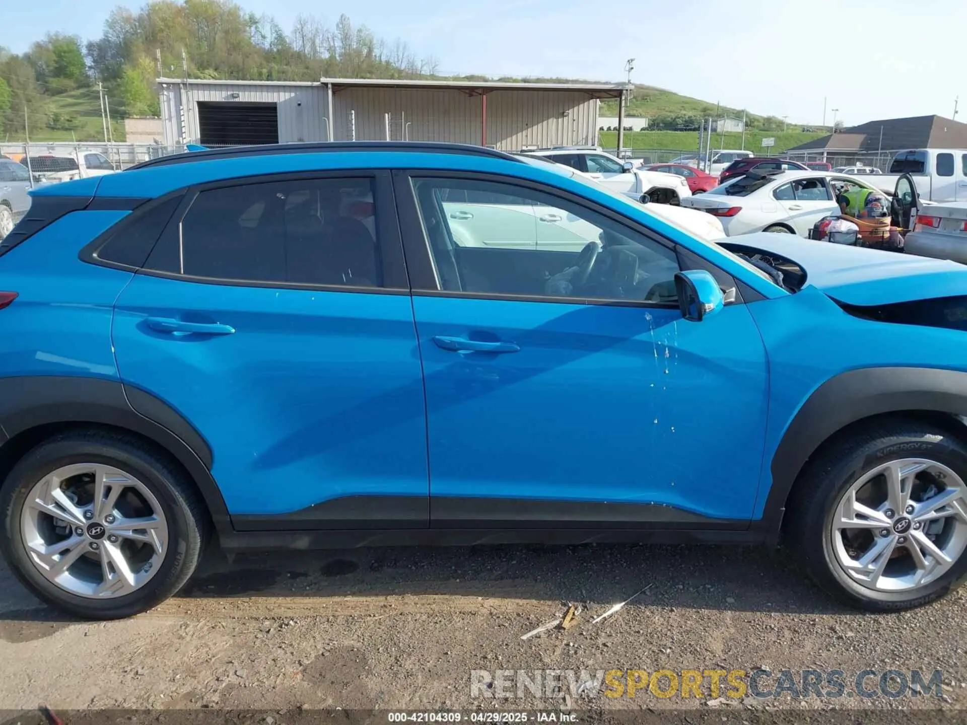 14 fotografías del automóvil dañado KM8K3CAB5NU903239 HYUNDAI KONA 2022