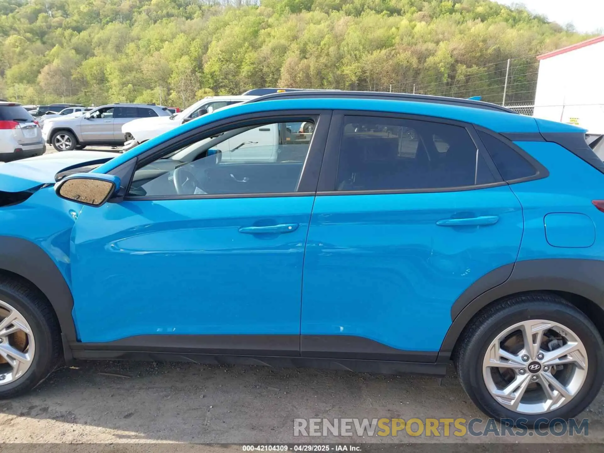 15 fotografías del automóvil dañado KM8K3CAB5NU903239 HYUNDAI KONA 2022