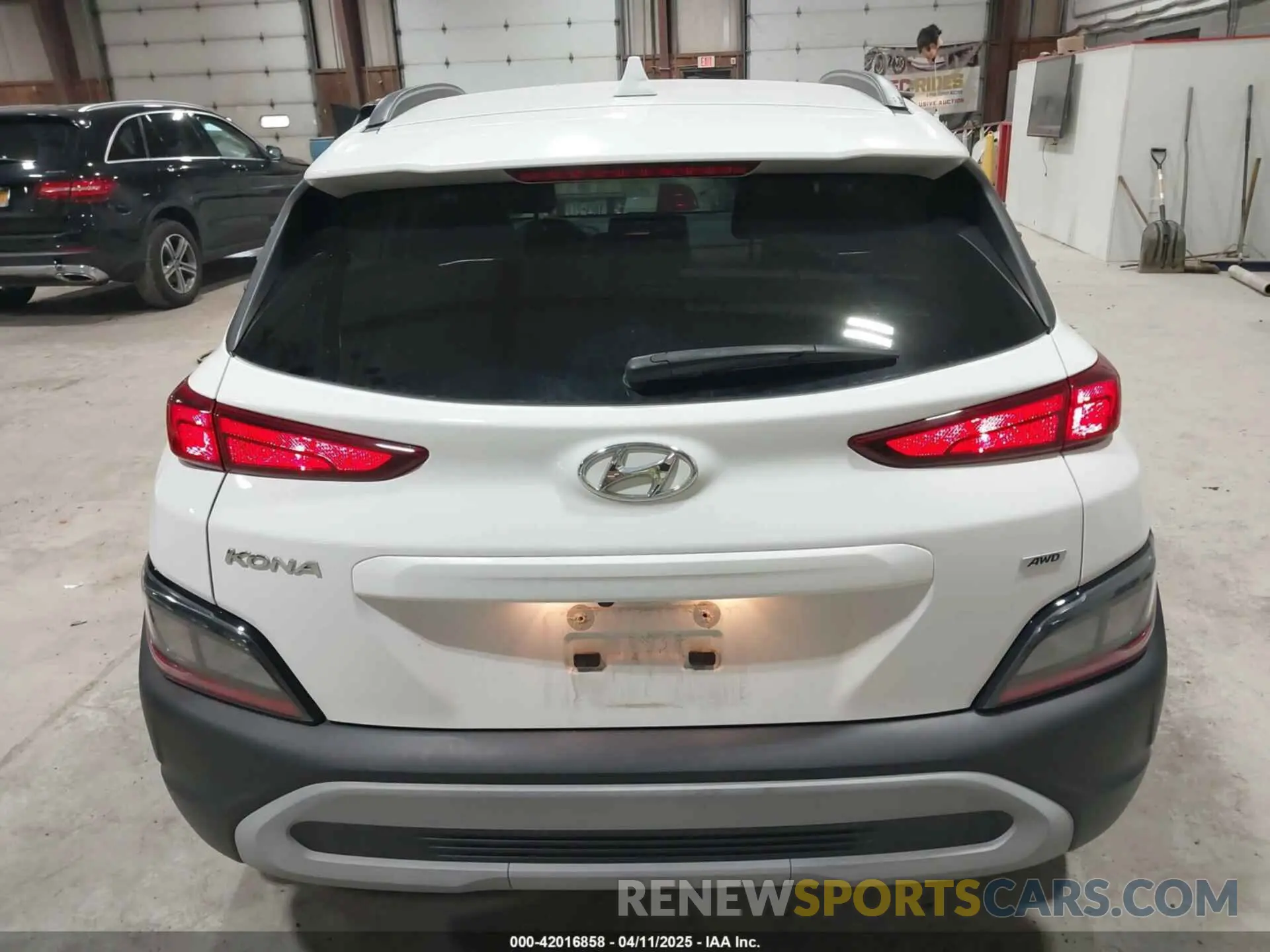 16 fotografías del automóvil dañado KM8K6CAB0NU761826 HYUNDAI KONA 2022
