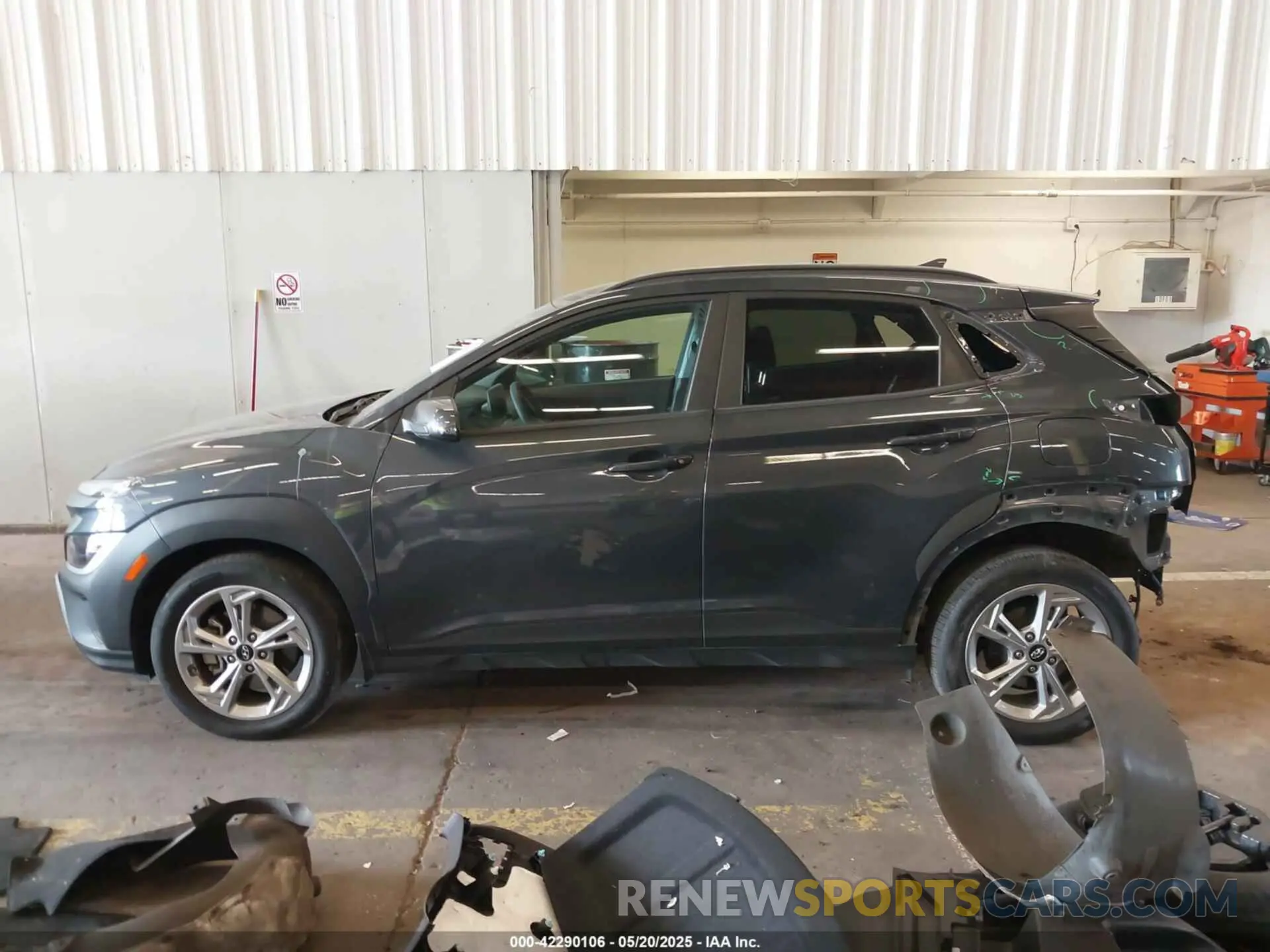 15 fotografías del automóvil dañado KM8K6CAB6NU828929 HYUNDAI KONA 2022