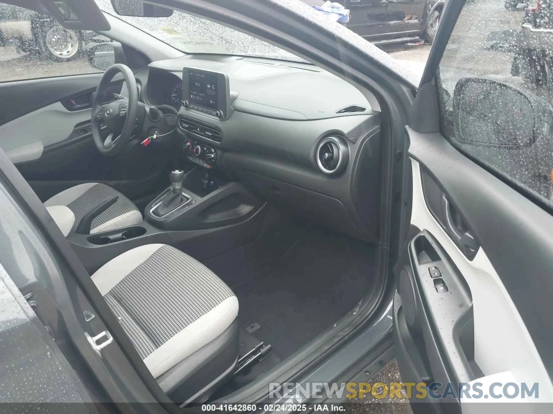 5 fotografías del automóvil dañado KM8K22AB0PU982366 HYUNDAI KONA 2023