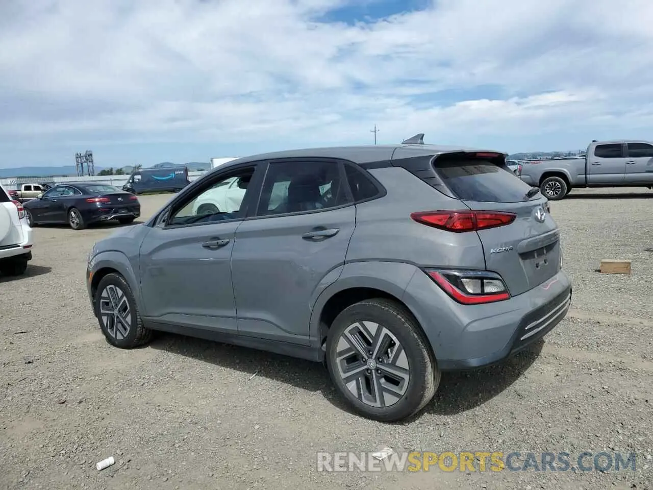 2 fotografías del automóvil dañado KM8K23AG8PU178737 HYUNDAI KONA 2023