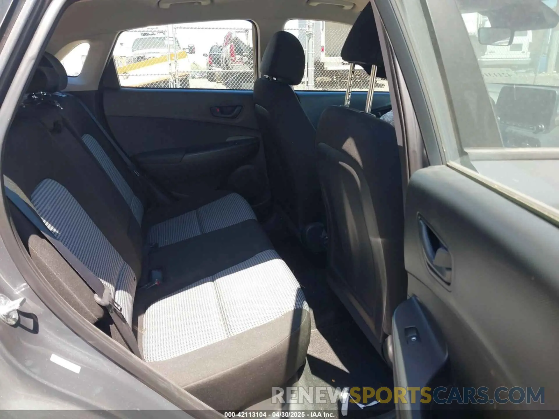 8 fotografías del automóvil dañado KM8K2CAB2PU042124 HYUNDAI KONA 2023
