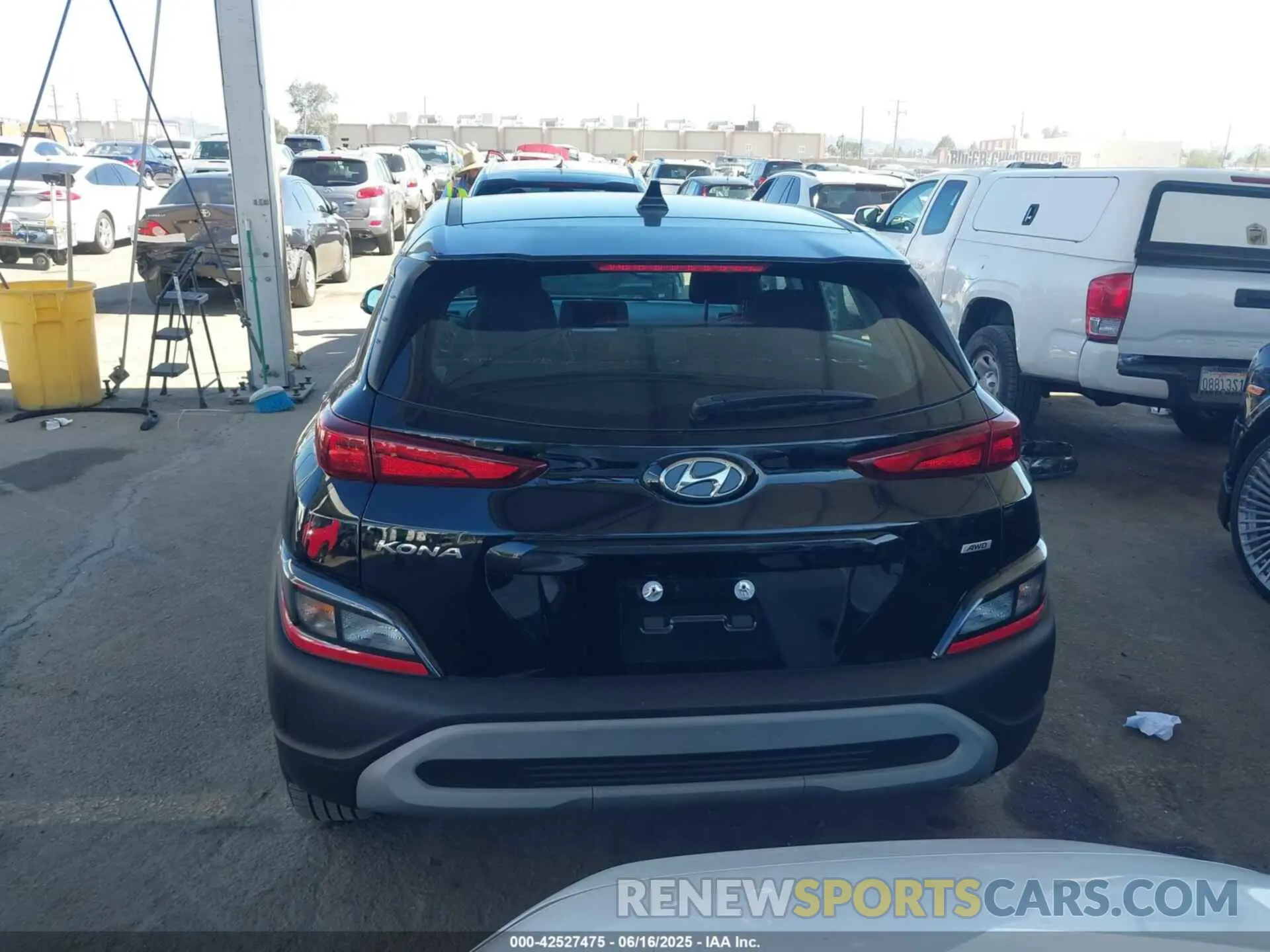 16 fotografías del automóvil dañado KM8K2CAB4PU056655 HYUNDAI KONA 2023
