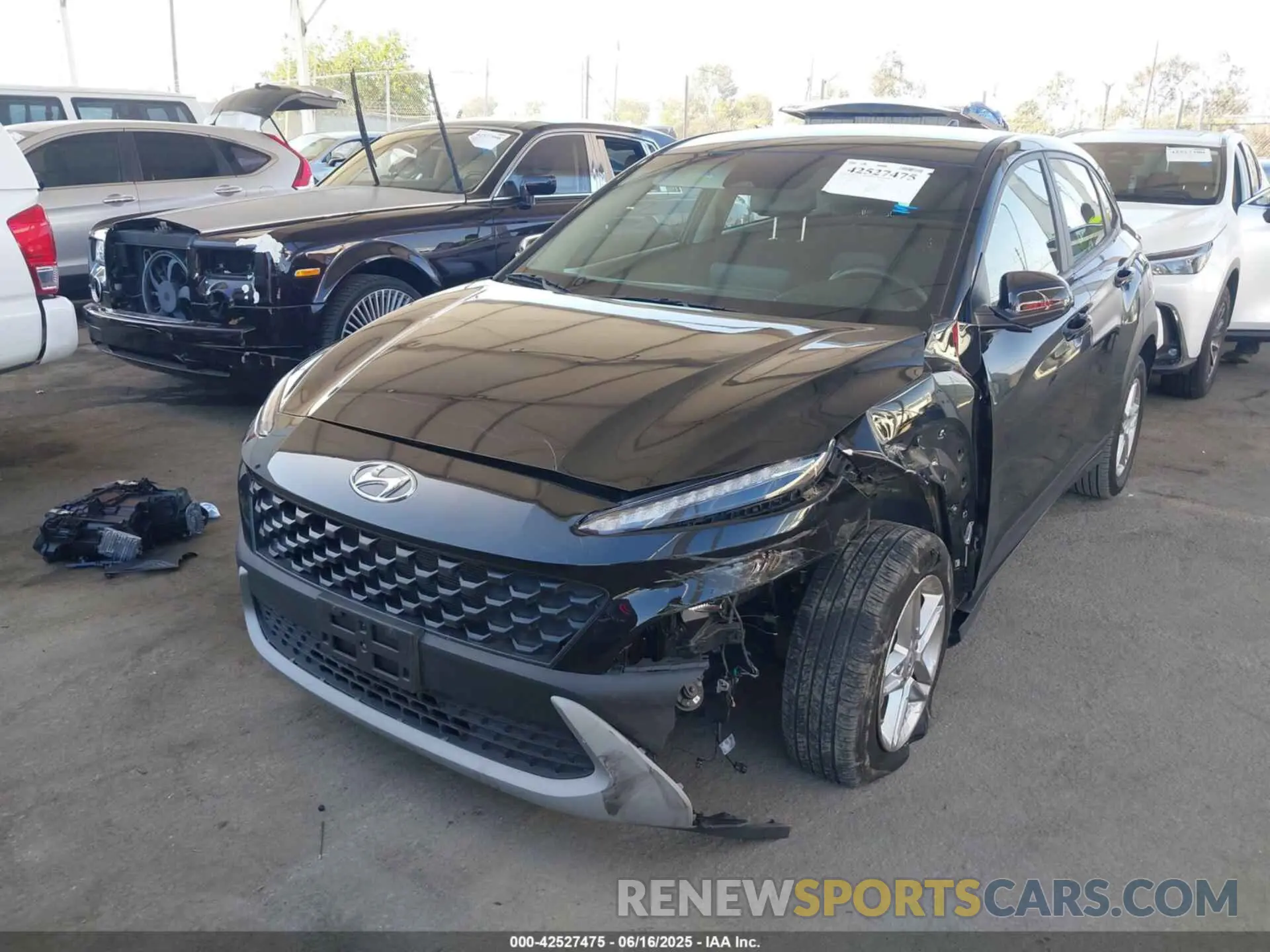 2 fotografías del automóvil dañado KM8K2CAB4PU056655 HYUNDAI KONA 2023