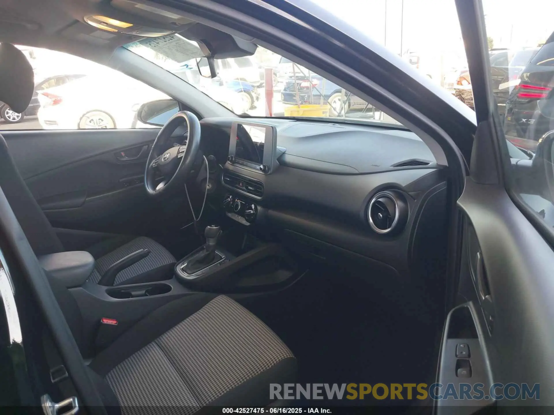5 fotografías del automóvil dañado KM8K2CAB4PU056655 HYUNDAI KONA 2023