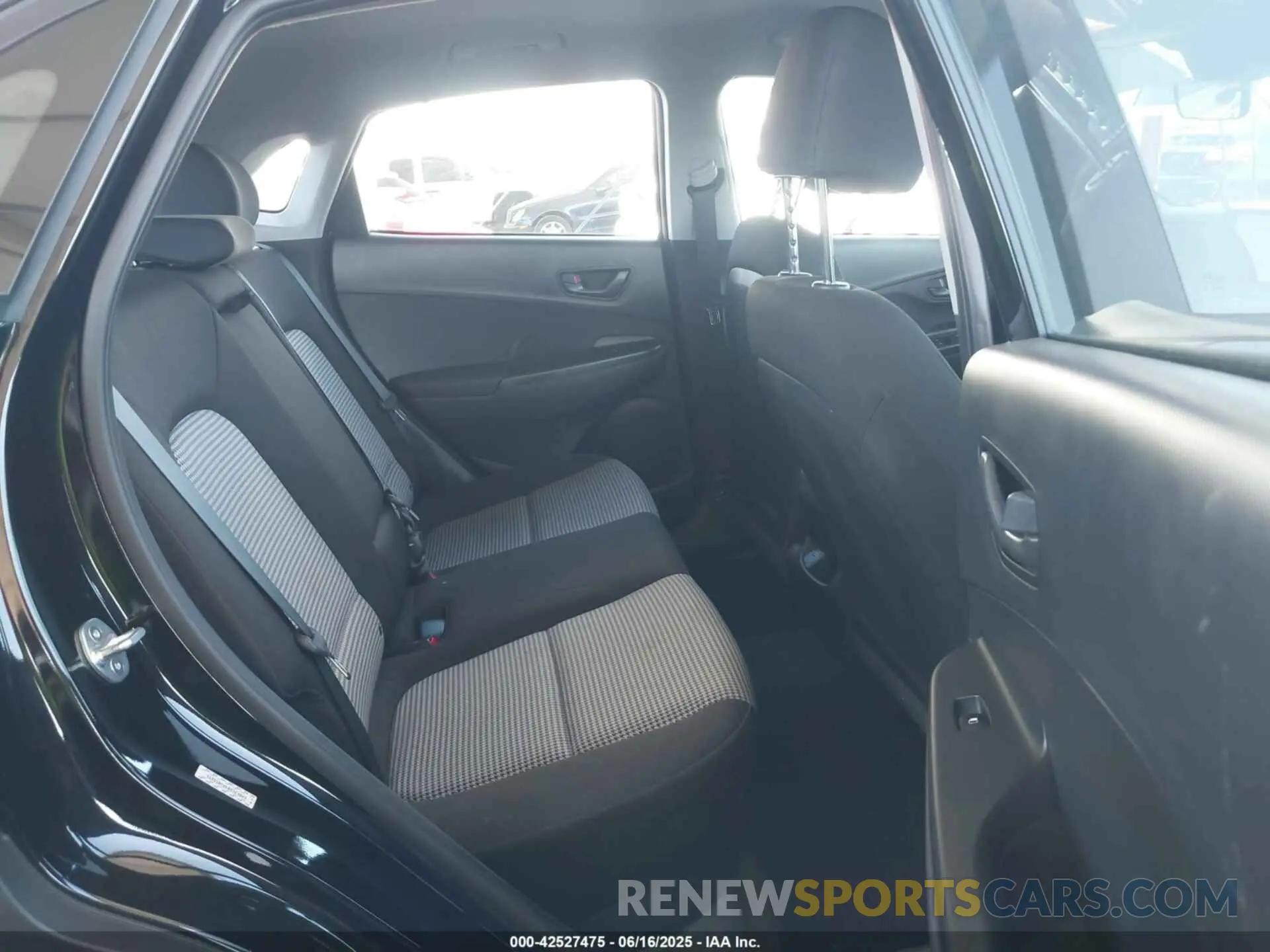 8 fotografías del automóvil dañado KM8K2CAB4PU056655 HYUNDAI KONA 2023