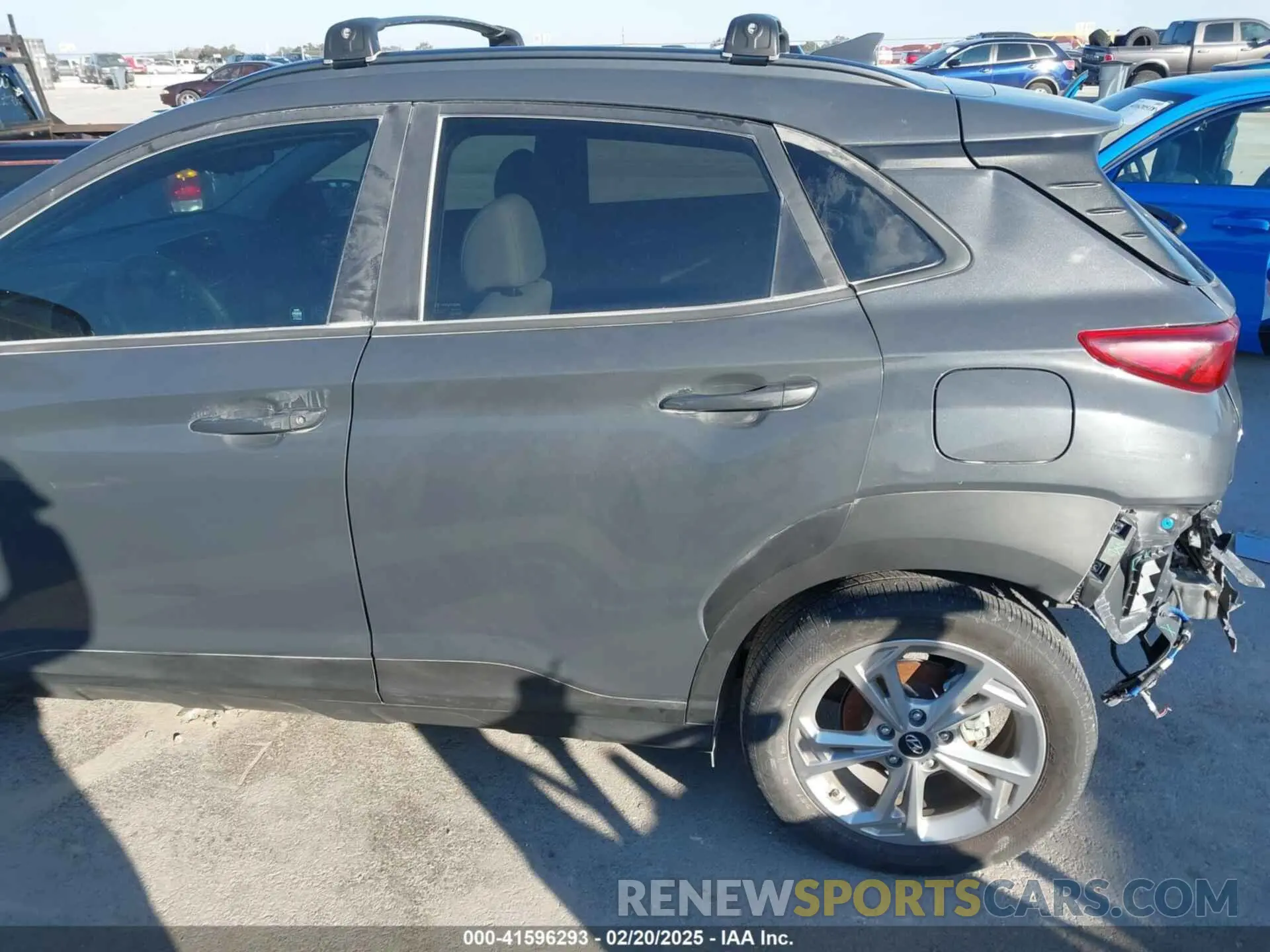 17 fotografías del automóvil dañado KM8K32AB2PU996203 HYUNDAI KONA 2023
