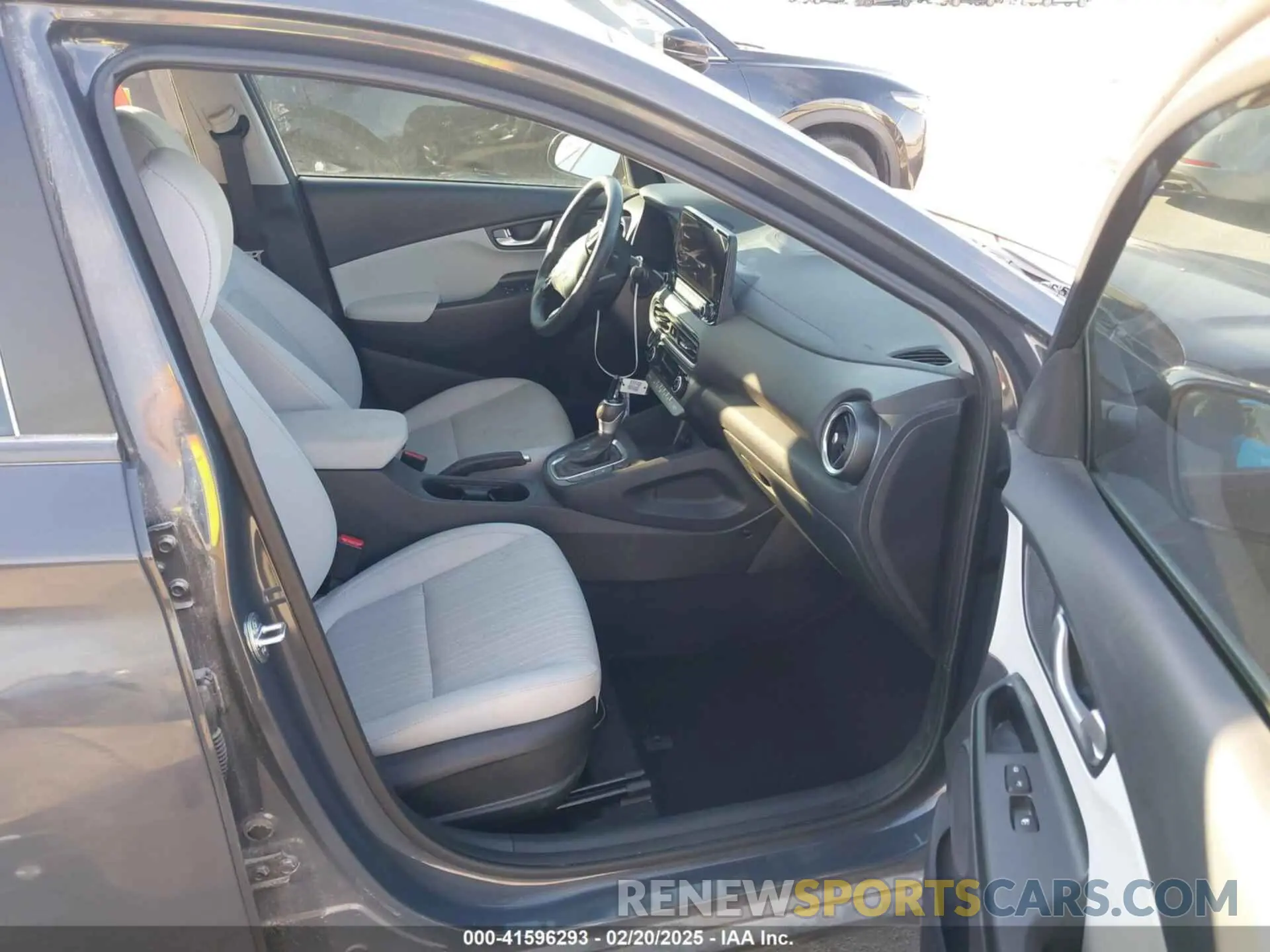 5 fotografías del automóvil dañado KM8K32AB2PU996203 HYUNDAI KONA 2023