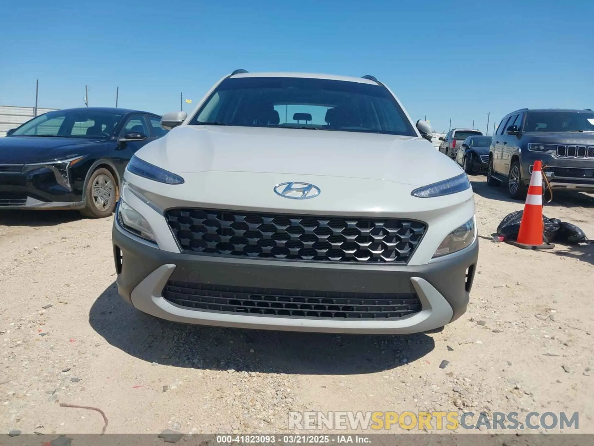 12 fotografías del automóvil dañado KM8K32AB8PU960824 HYUNDAI KONA 2023