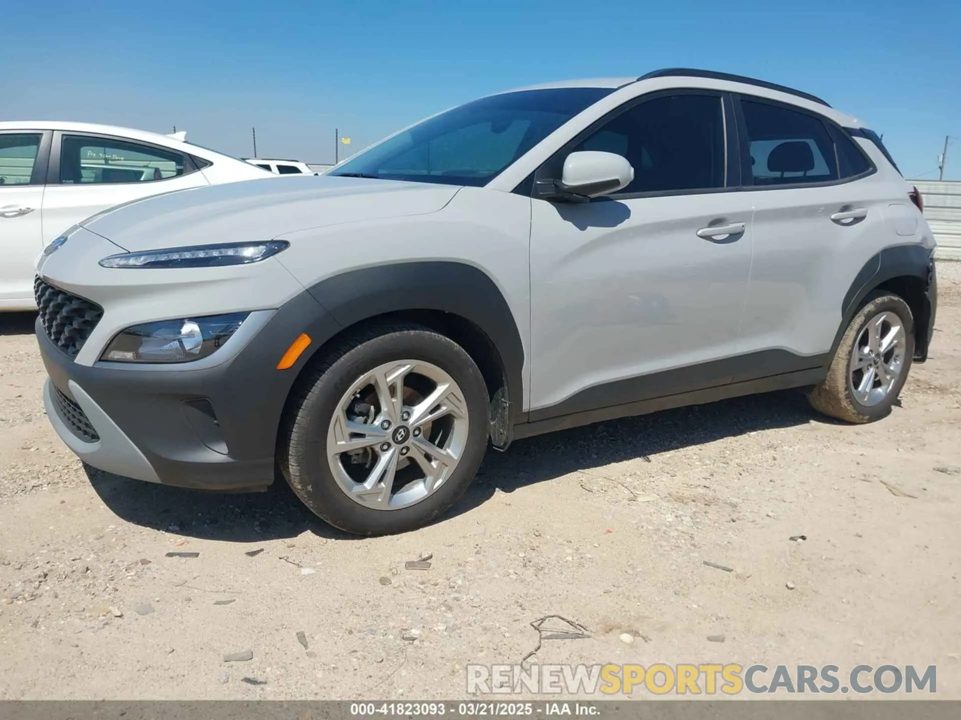 2 fotografías del automóvil dañado KM8K32AB8PU960824 HYUNDAI KONA 2023