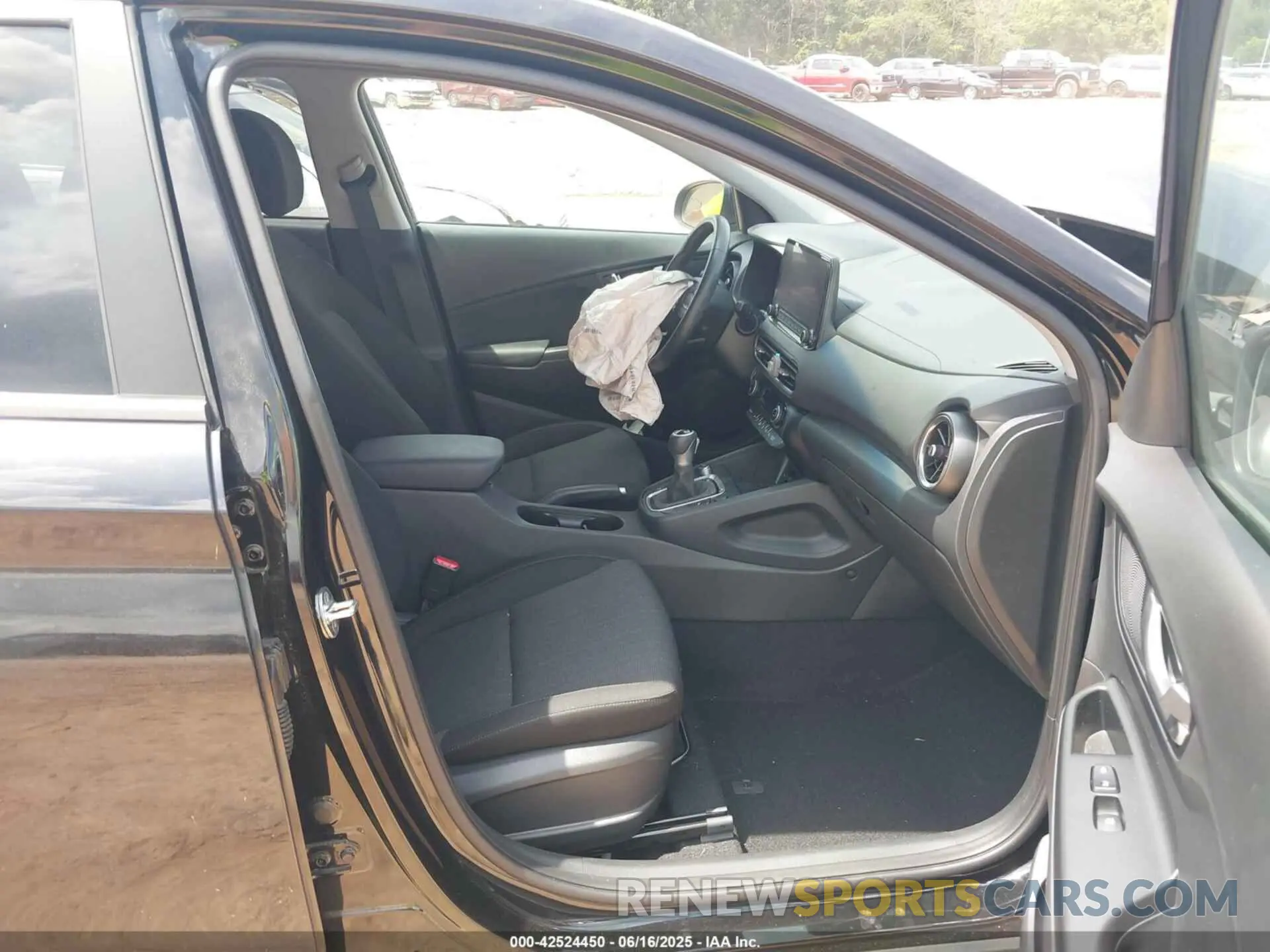 5 fotografías del automóvil dañado KM8K32ABXPU962963 HYUNDAI KONA 2023