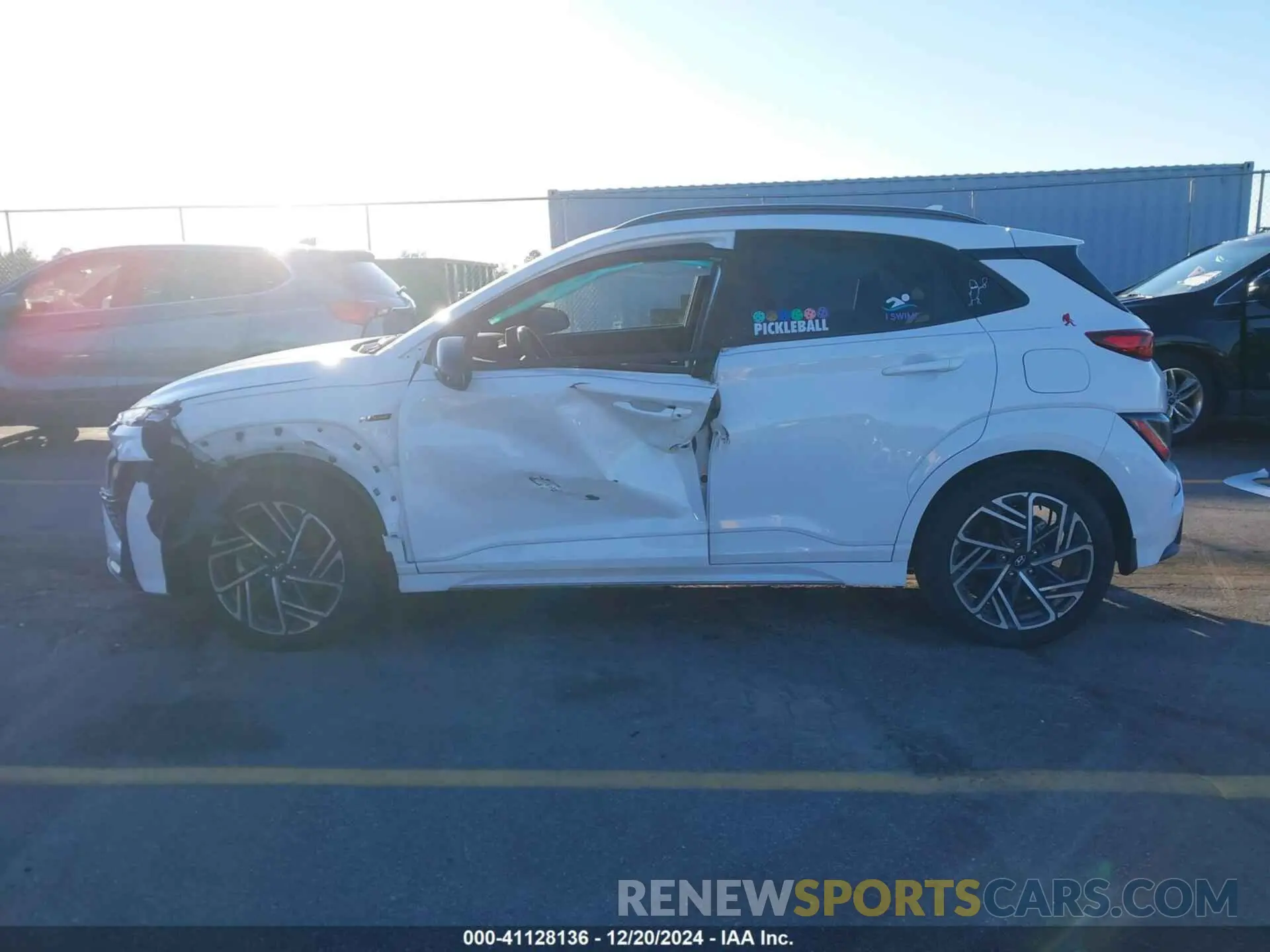 13 fotografías del automóvil dañado KM8K33A37PU930616 HYUNDAI KONA 2023