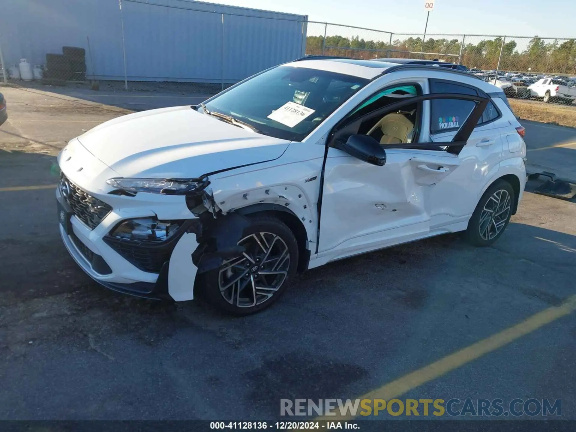 2 fotografías del automóvil dañado KM8K33A37PU930616 HYUNDAI KONA 2023