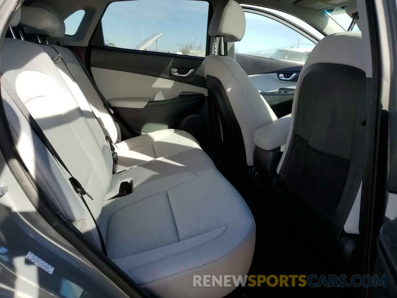 10 fotografías del automóvil dañado KM8K33AG1PU165566 HYUNDAI KONA 2023