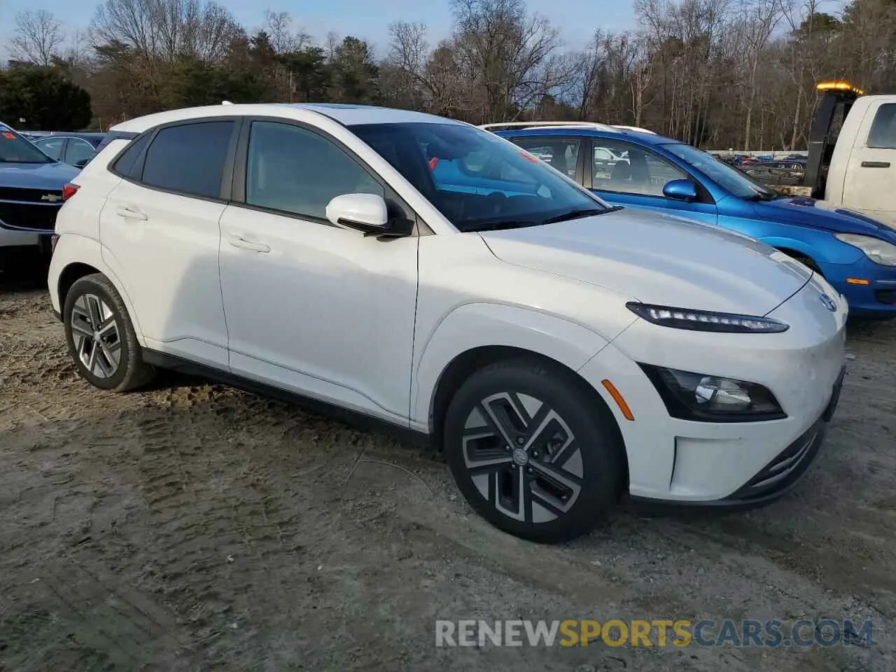 4 fotografías del automóvil dañado KM8K33AG2PU165785 HYUNDAI KONA 2023