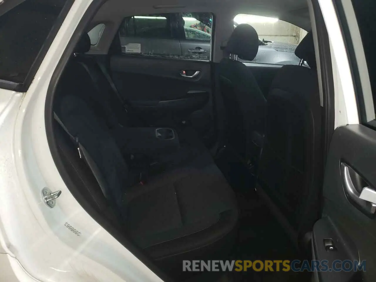 10 fotografías del automóvil dañado KM8K33AG2PU182571 HYUNDAI KONA 2023