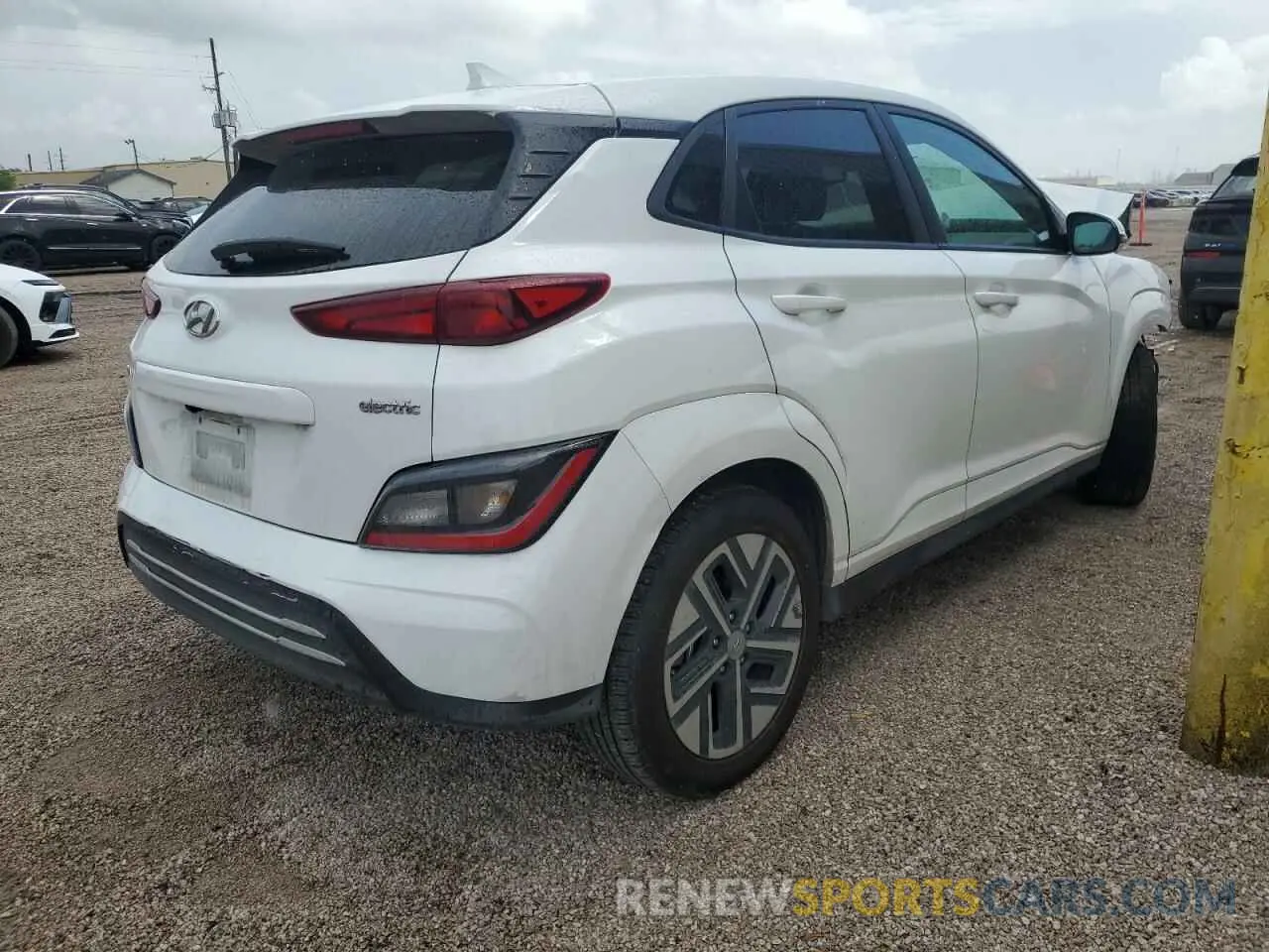 3 fotografías del automóvil dañado KM8K33AG4PU193507 HYUNDAI KONA 2023
