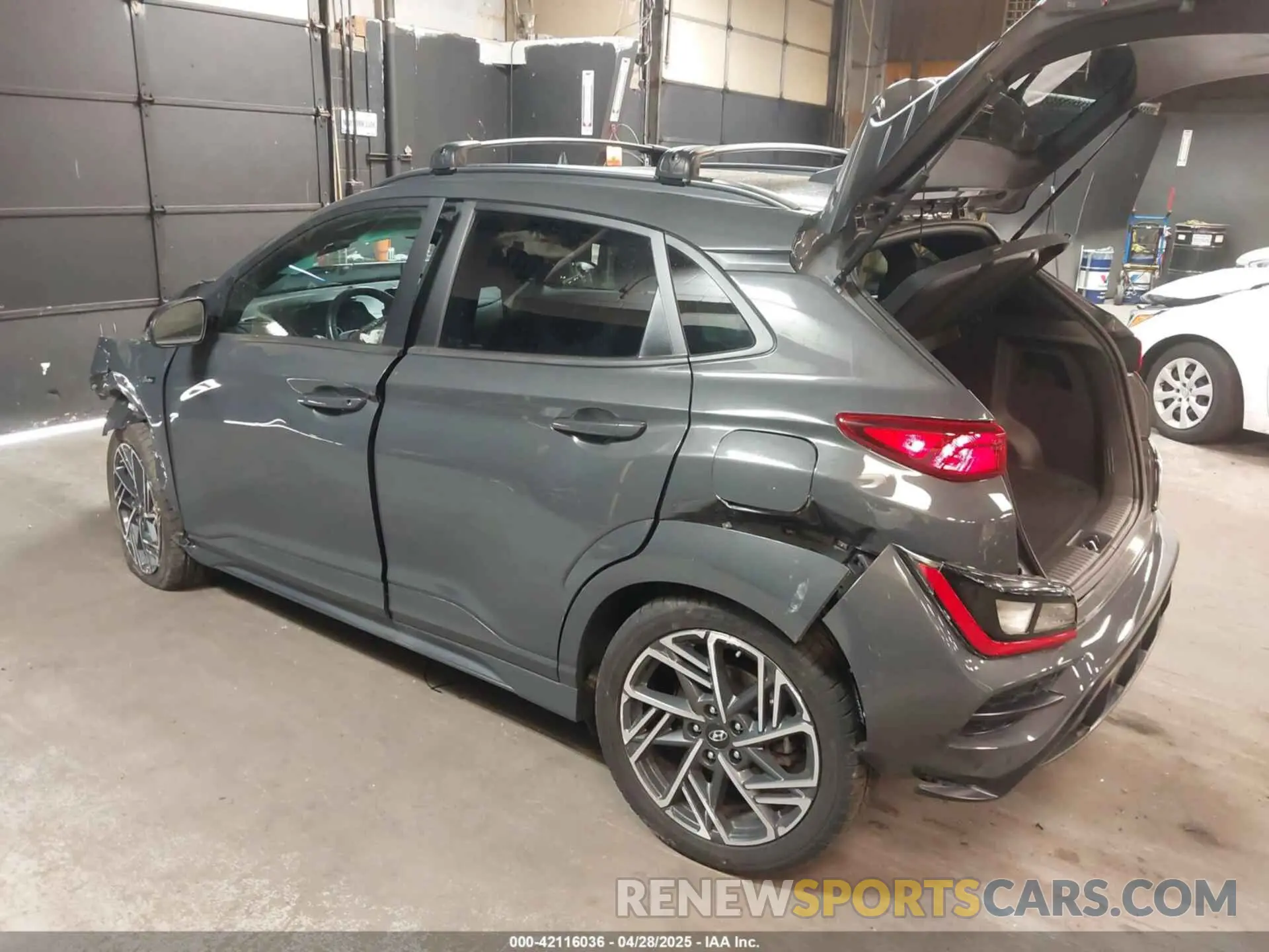 3 fotografías del automóvil dañado KM8K3CA31PU005264 HYUNDAI KONA 2023