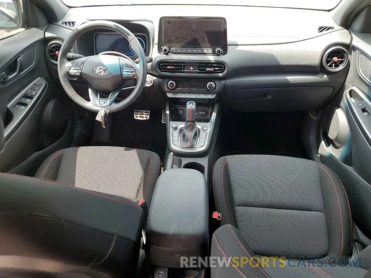8 fotografías del automóvil dañado KM8K3CA34PU980471 HYUNDAI KONA 2023