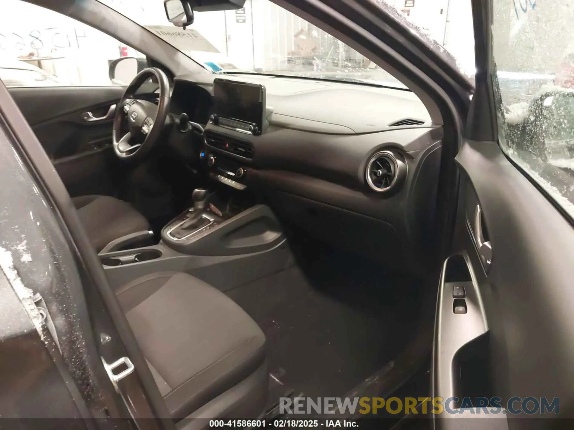 5 fotografías del automóvil dañado KM8K3CAB1PU939139 HYUNDAI KONA 2023