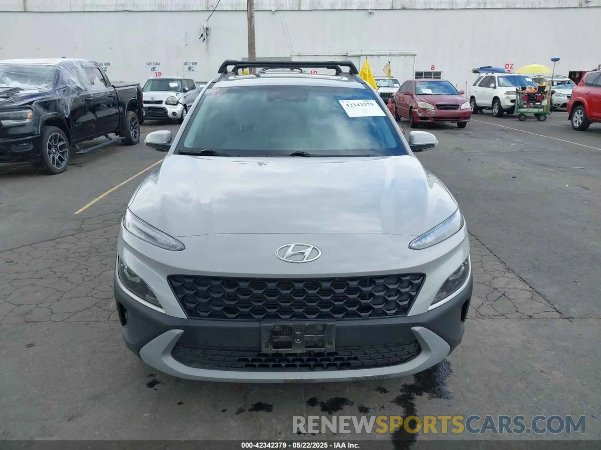 12 fotografías del automóvil dañado KM8K3CAB4PU025600 HYUNDAI KONA 2023