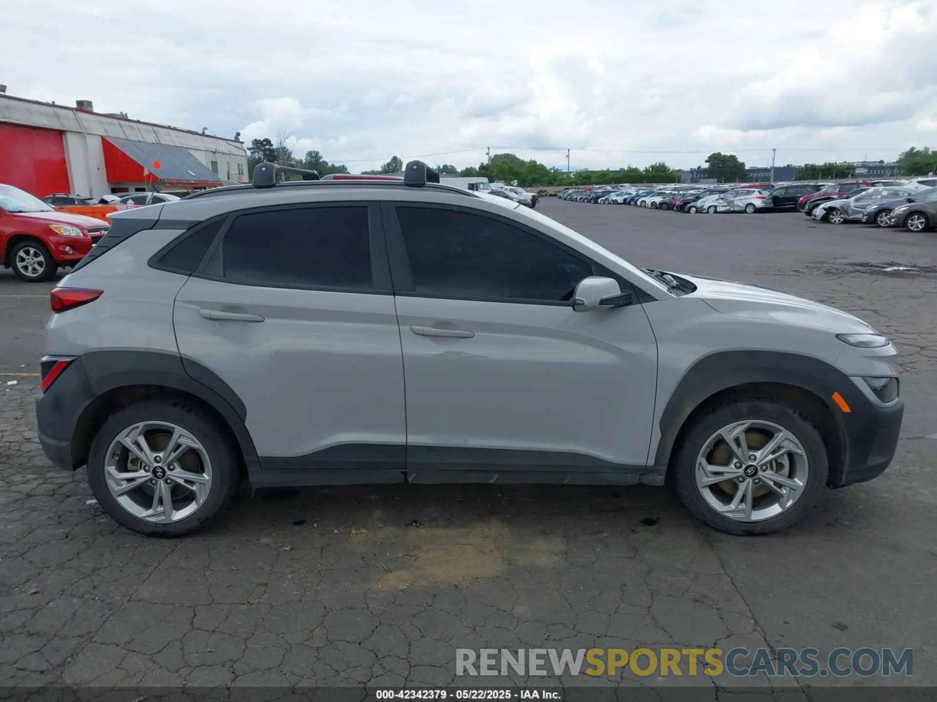 13 fotografías del automóvil dañado KM8K3CAB4PU025600 HYUNDAI KONA 2023