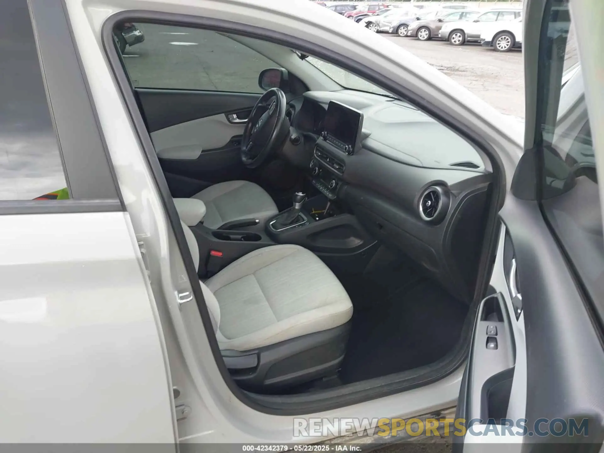 5 fotografías del automóvil dañado KM8K3CAB4PU025600 HYUNDAI KONA 2023