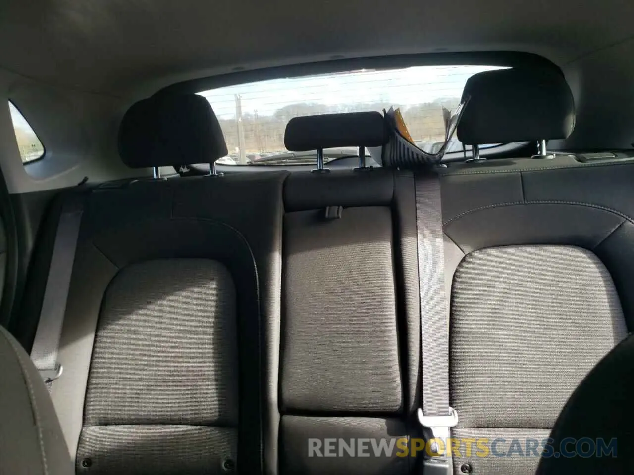 10 fotografías del automóvil dañado KM8K3CAB7PU025378 HYUNDAI KONA 2023