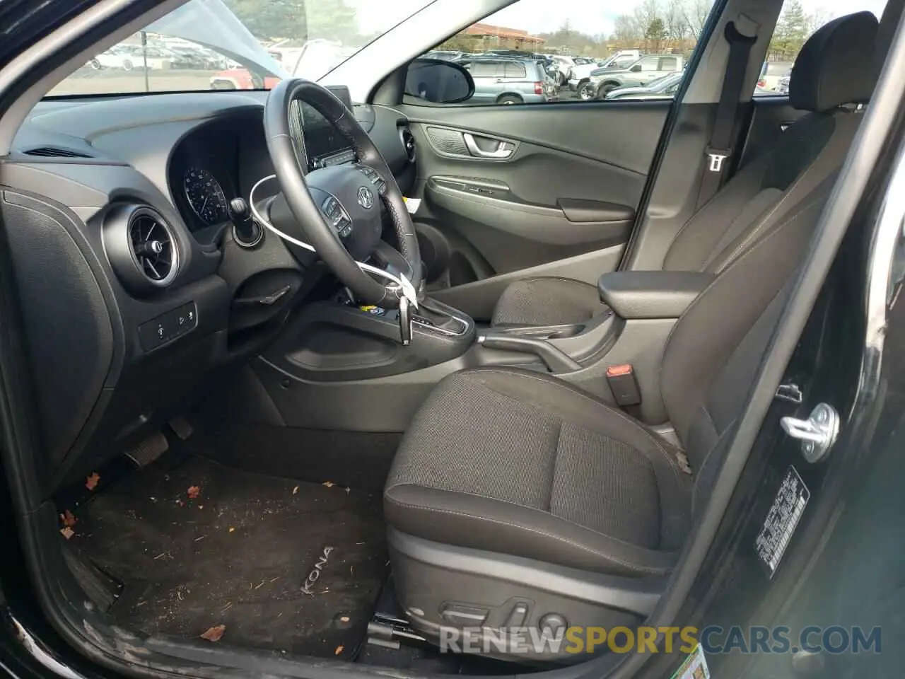 7 fotografías del automóvil dañado KM8K3CAB7PU025378 HYUNDAI KONA 2023