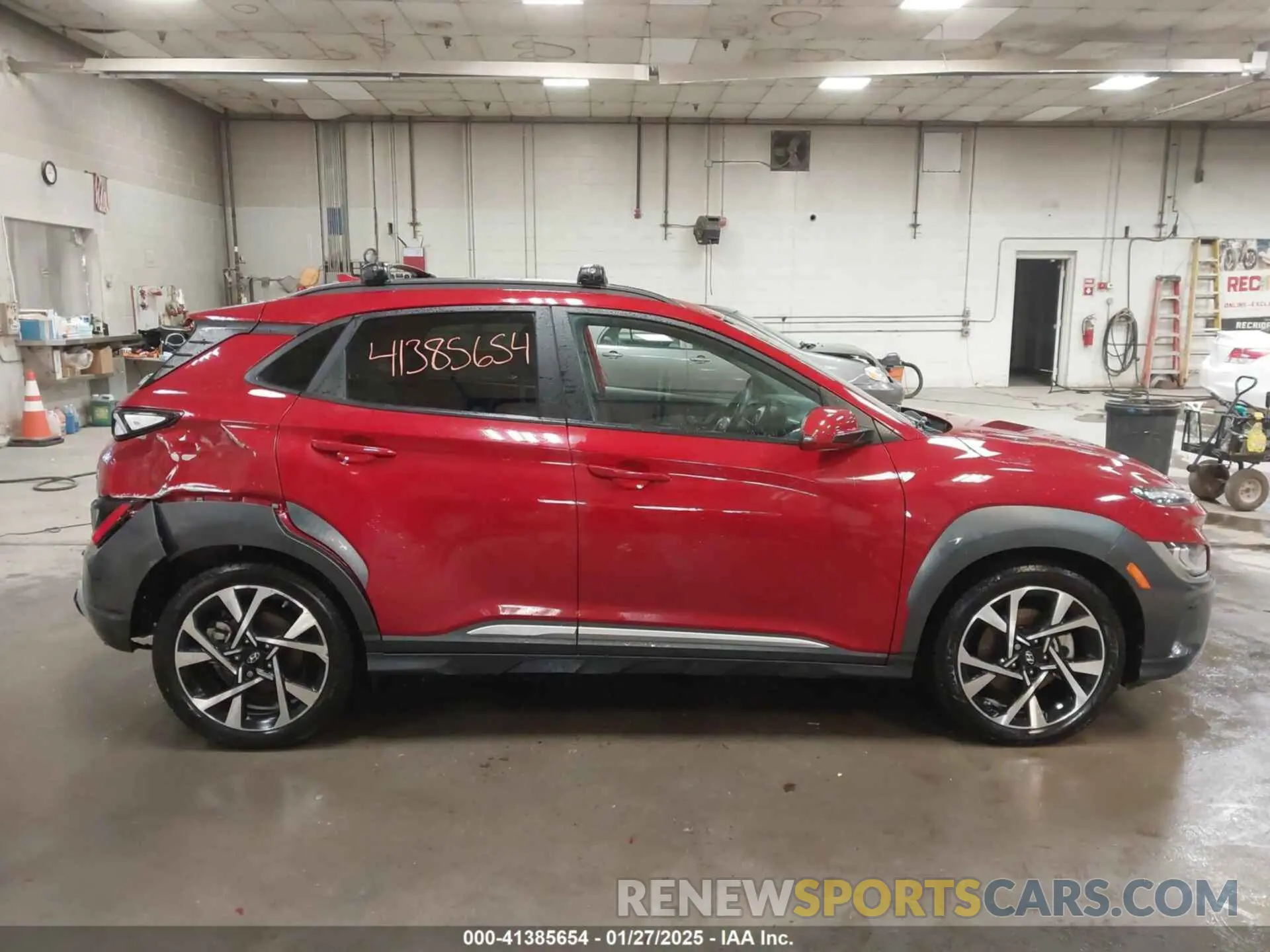 13 fotografías del automóvil dañado KM8K5CA33PU945222 HYUNDAI KONA 2023