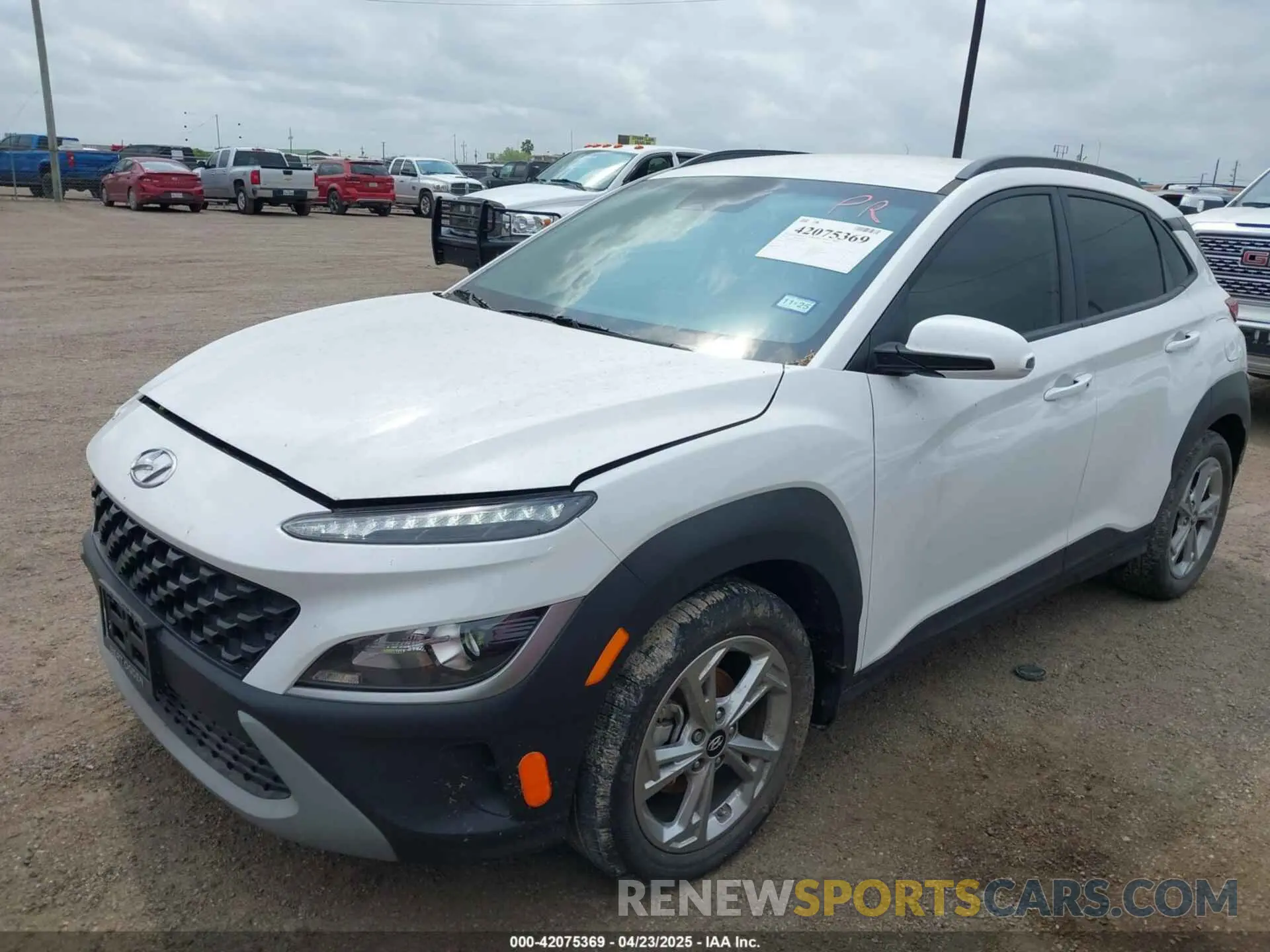 2 fotografías del automóvil dañado KM8K62AB2PU059696 HYUNDAI KONA 2023