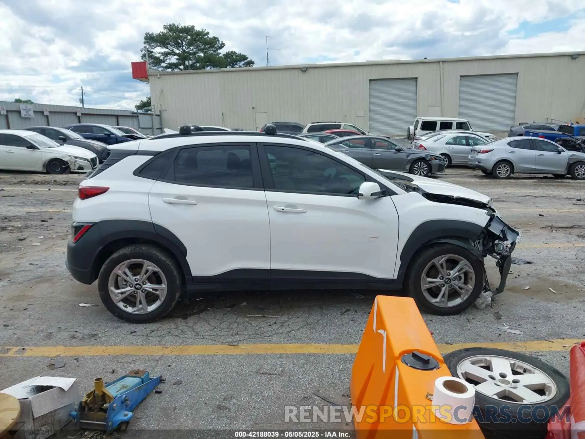 13 fotografías del automóvil dañado KM8K62AB3PU049243 HYUNDAI KONA 2023