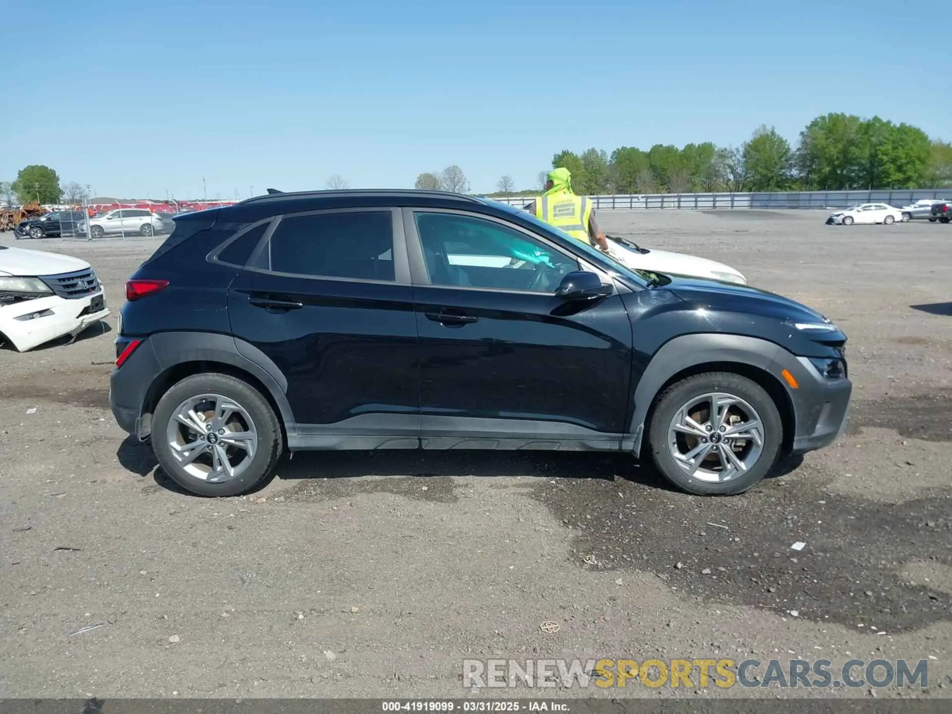 13 fotografías del automóvil dañado KM8K62AB5PU042651 HYUNDAI KONA 2023