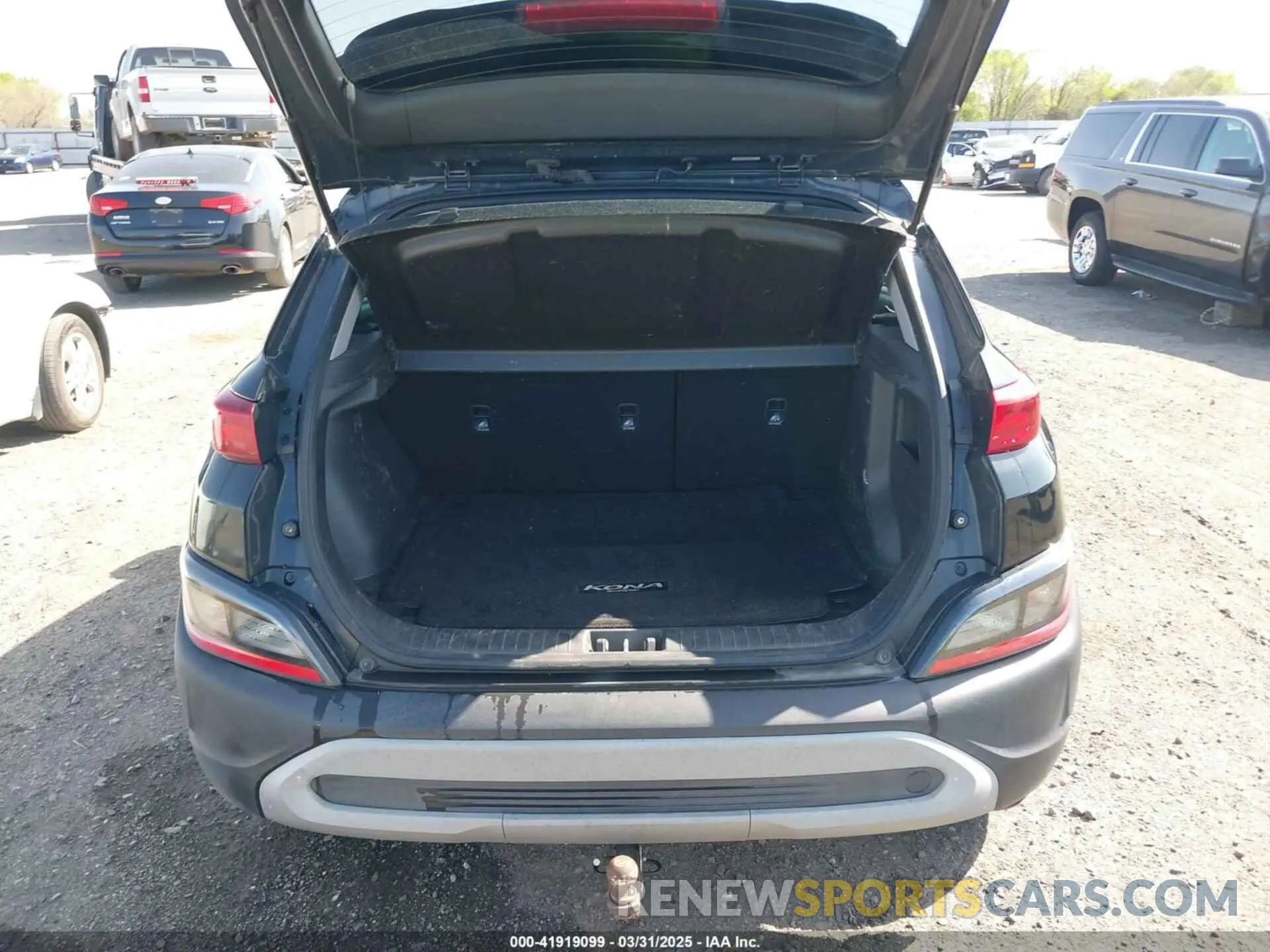 17 fotografías del automóvil dañado KM8K62AB5PU042651 HYUNDAI KONA 2023
