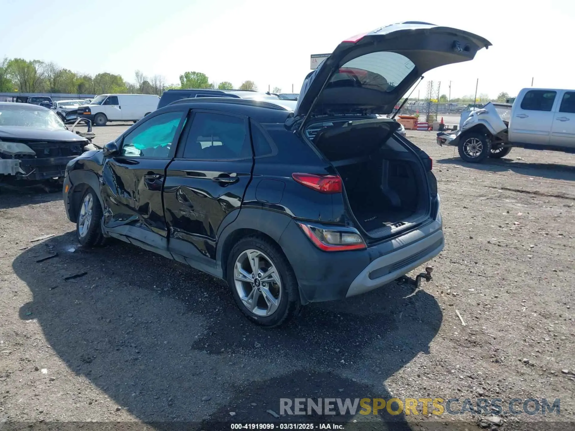 3 fotografías del automóvil dañado KM8K62AB5PU042651 HYUNDAI KONA 2023
