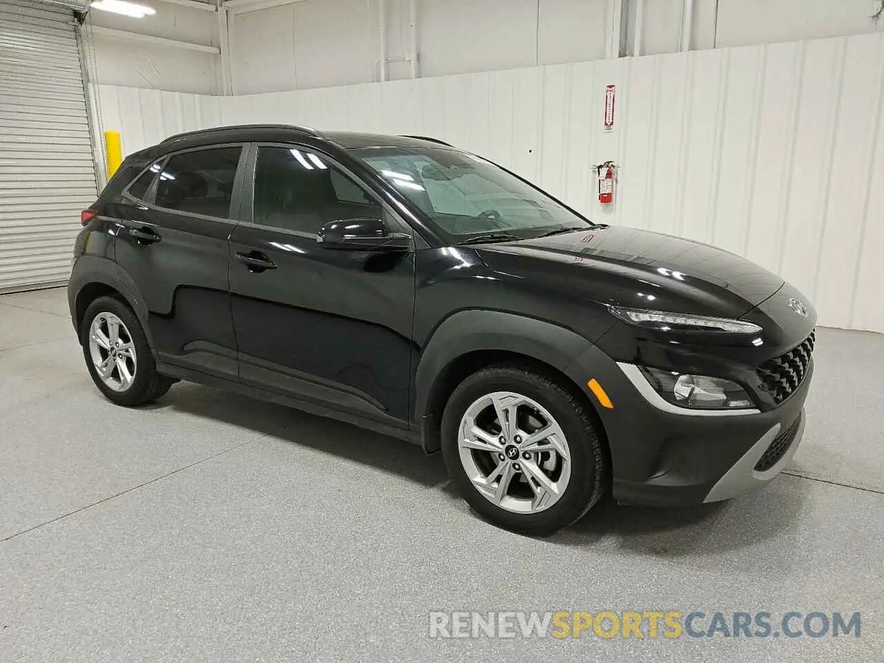 4 fotografías del automóvil dañado KM8K62AB5PU964272 HYUNDAI KONA 2023